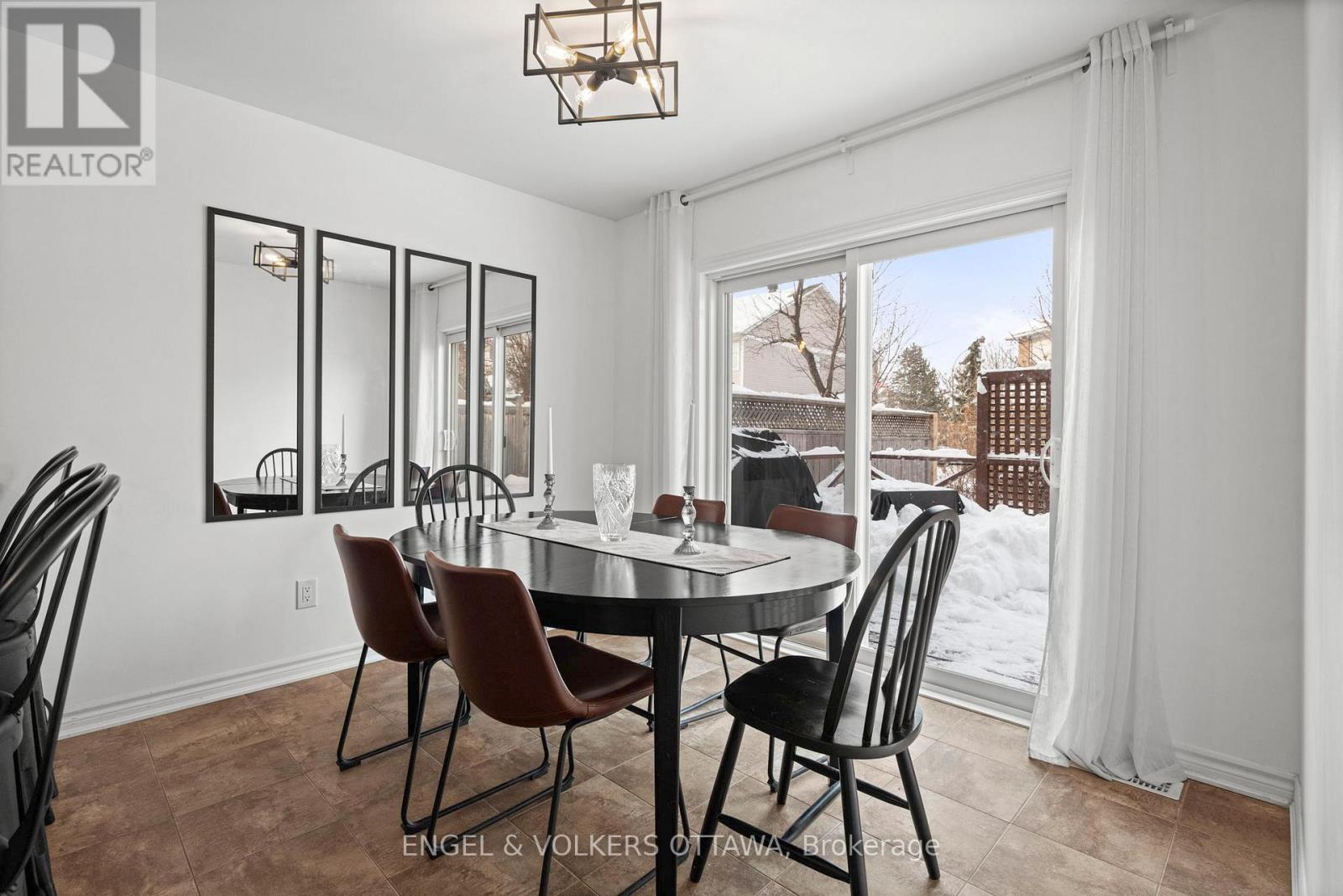 166 Lily Pond Street, Ottawa, Ontario  K2M 0J5 - Photo 12 - X12944086