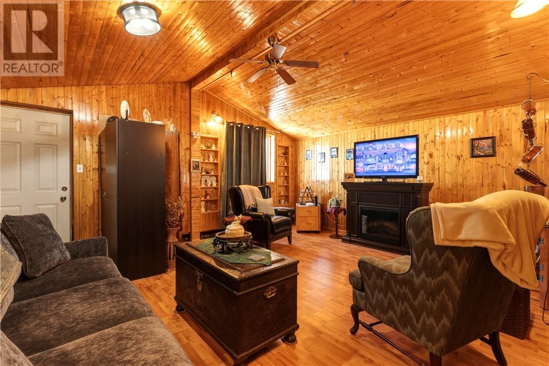 9 Second Avenue, Levack, Ontario  P0M 2C0 - Photo 3 - 2126964