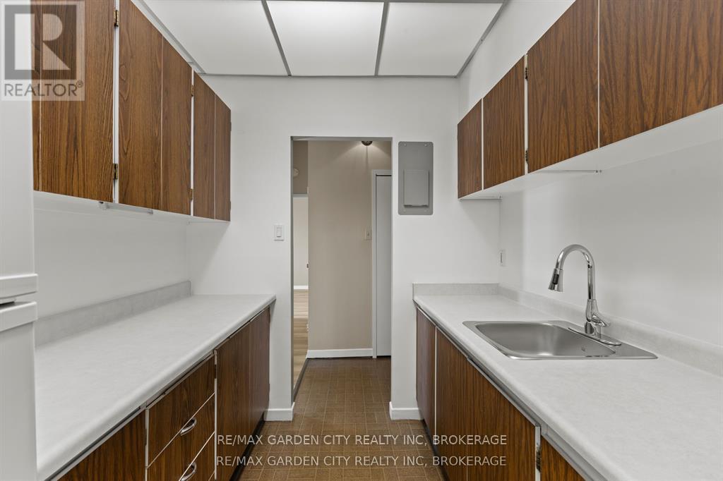 517 - 196 Scott Street, St. Catharines, Ontario  L2N 5T2 - Photo 6 - X12944072