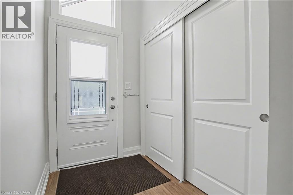 17 Monsignor Henkey Terrace, Hamilton, Ontario  L9B 2M2 - Photo 4 - 40797847