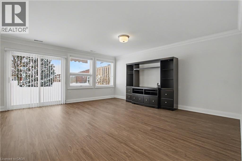 17 Monsignor Henkey Terrace, Hamilton, Ontario  L9B 2M2 - Photo 6 - 40797847