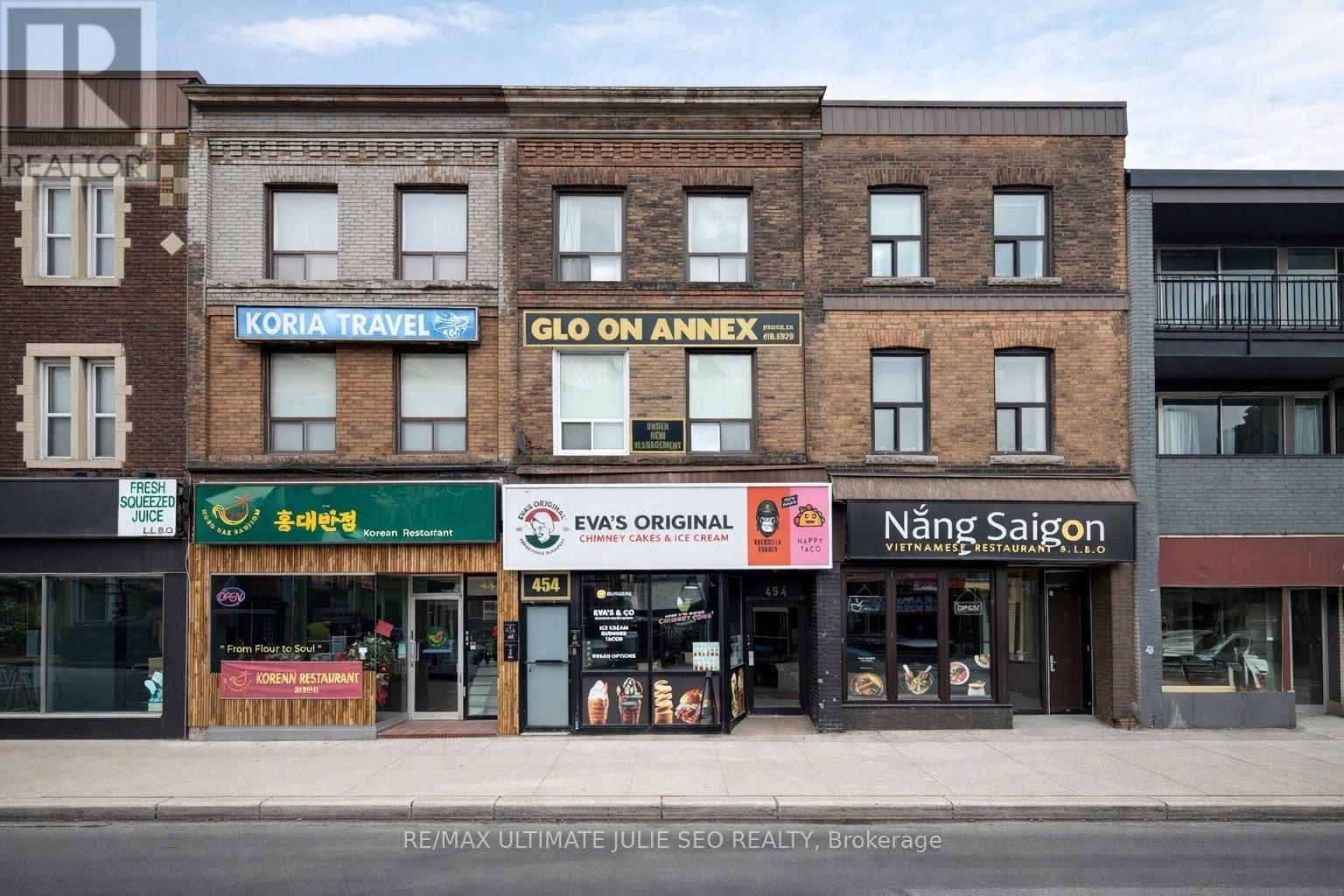 454 BLOOR STREET W, Toronto, Ontario