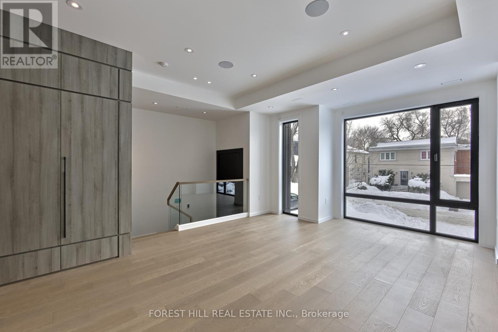 42 CAMERON AVENUE Toronto (Lansing-Westgate), ON M2N 1E1