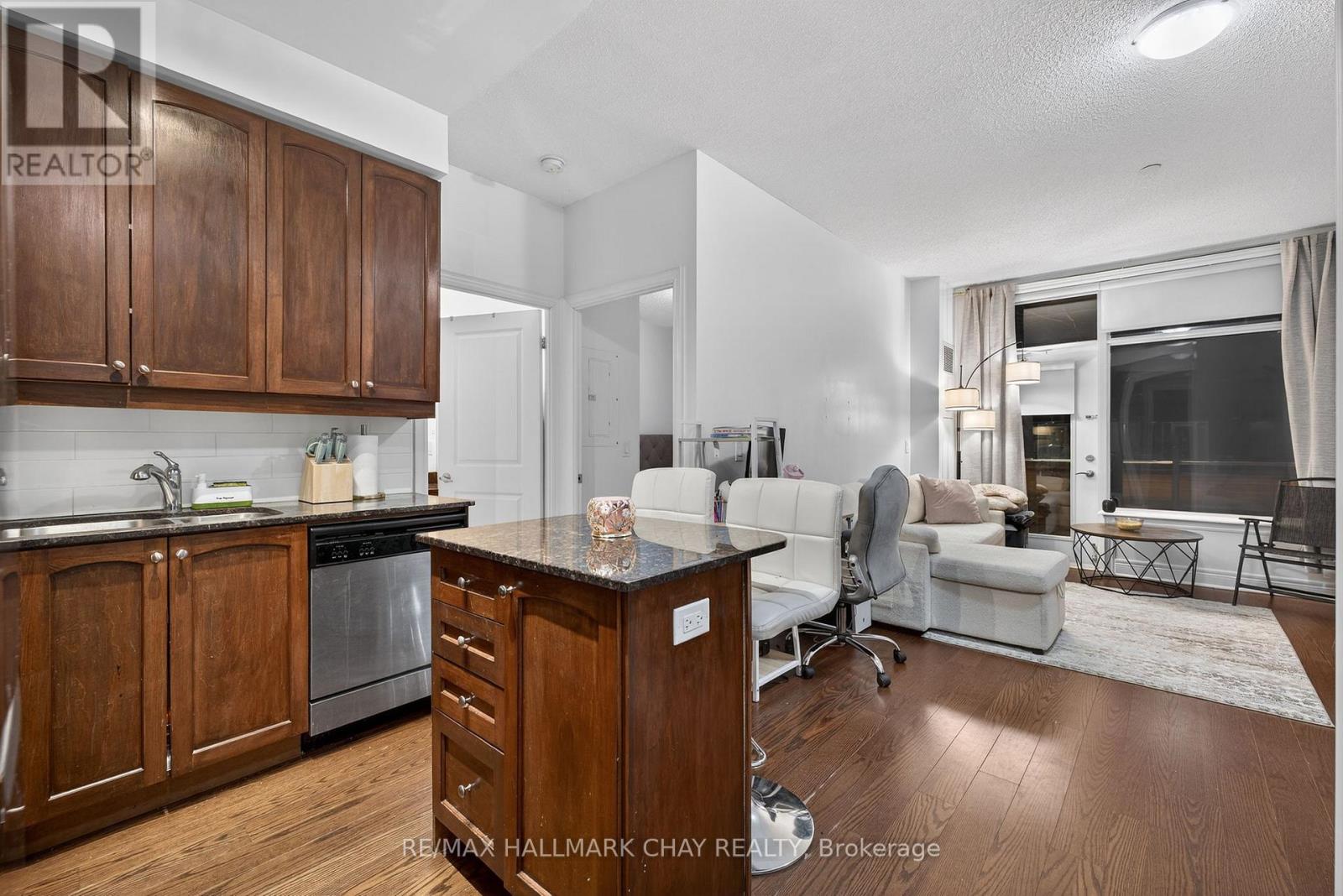 108 - 701 Sheppard Avenue W, Toronto, Ontario  M3H 2S7 - Photo 3 - C12943896