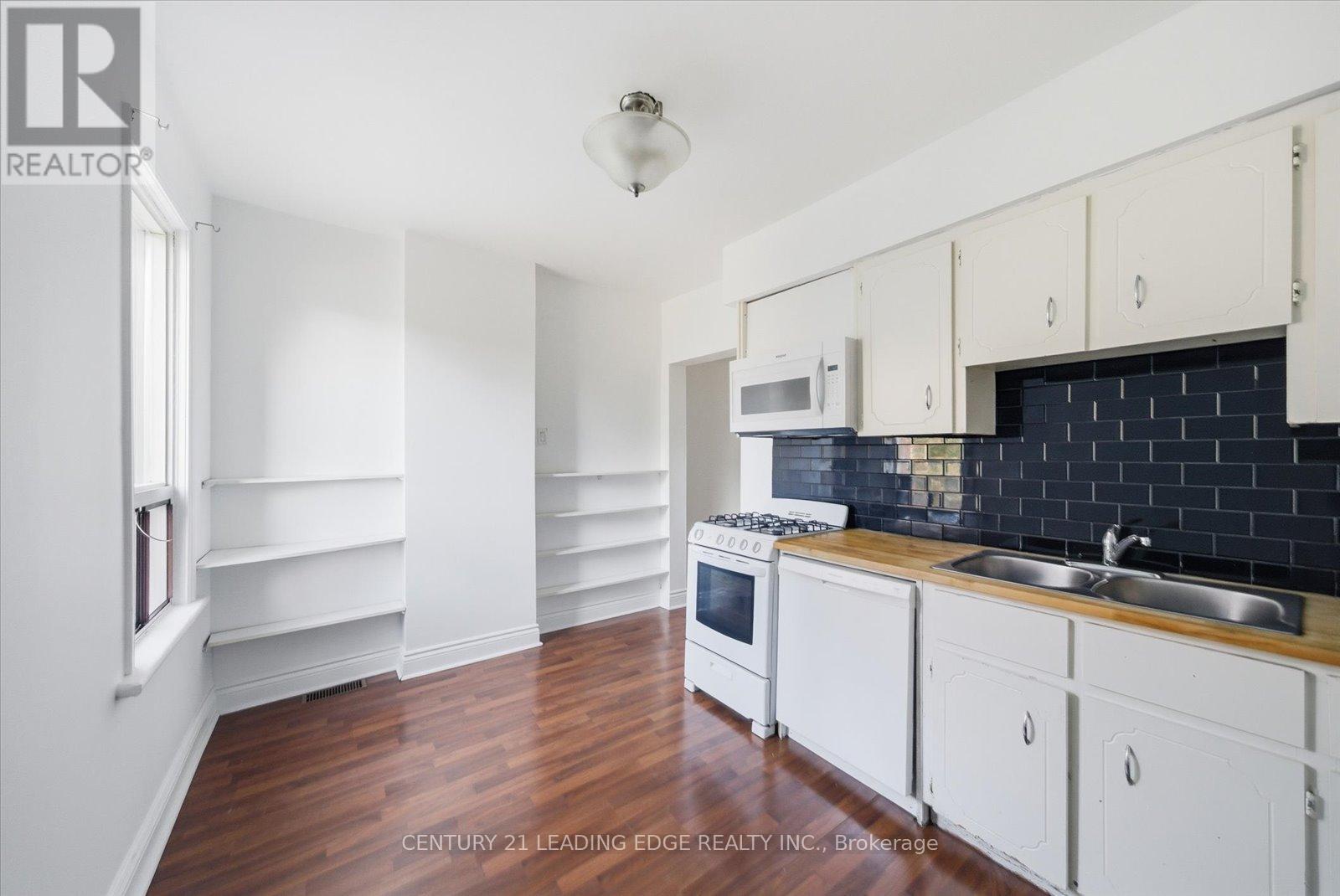 30 Ulster Street, Toronto, Ontario  M5S 1E3 - Photo 14 - C12943968