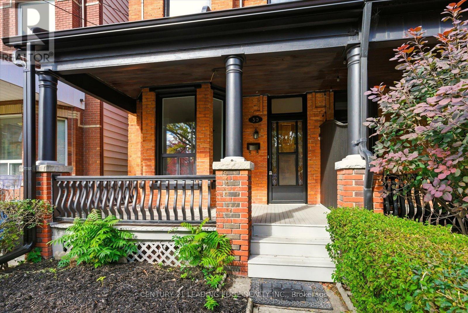 30 Ulster Street, Toronto, Ontario  M5S 1E3 - Photo 2 - C12943968