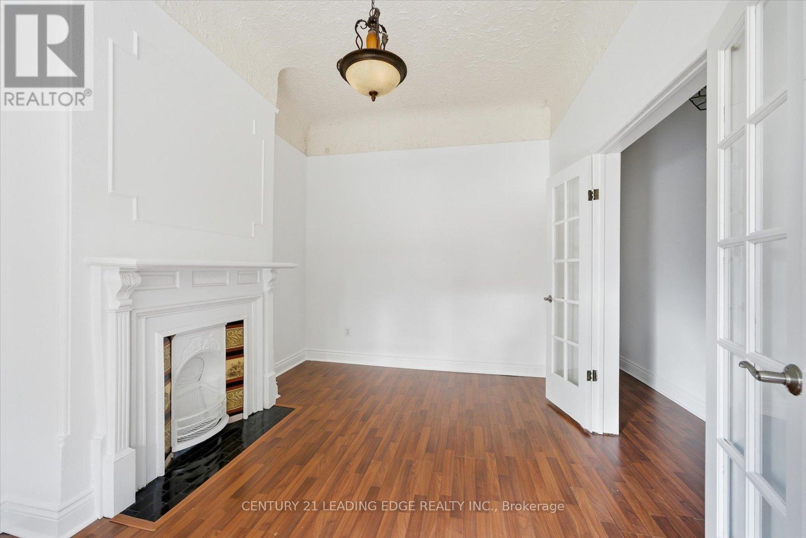 30 Ulster Street, Toronto, Ontario  M5S 1E3 - Photo 5 - C12943968