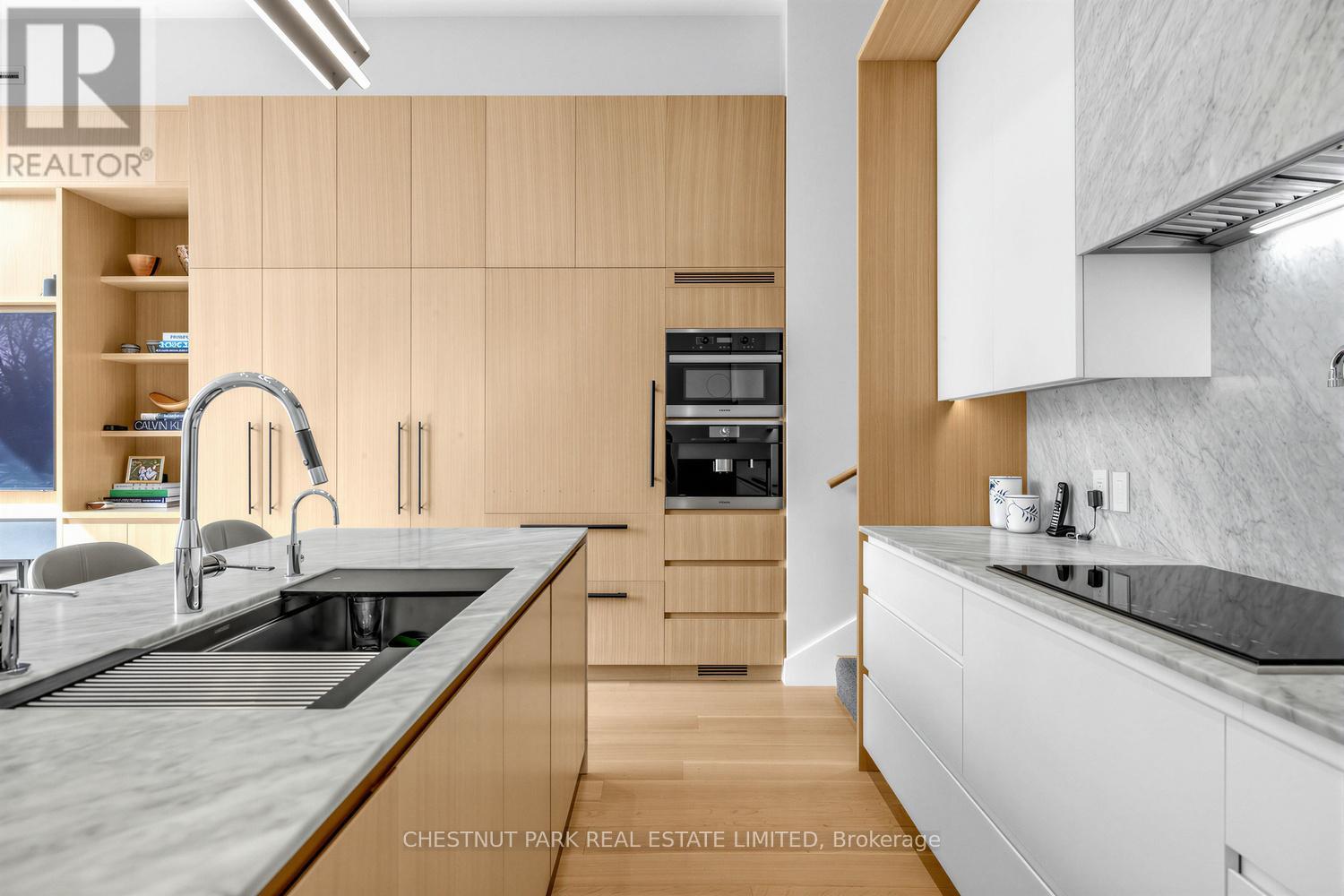 55 Farnham Avenue, Toronto, Ontario  M4V 1H6 - Photo 18 - C12943972