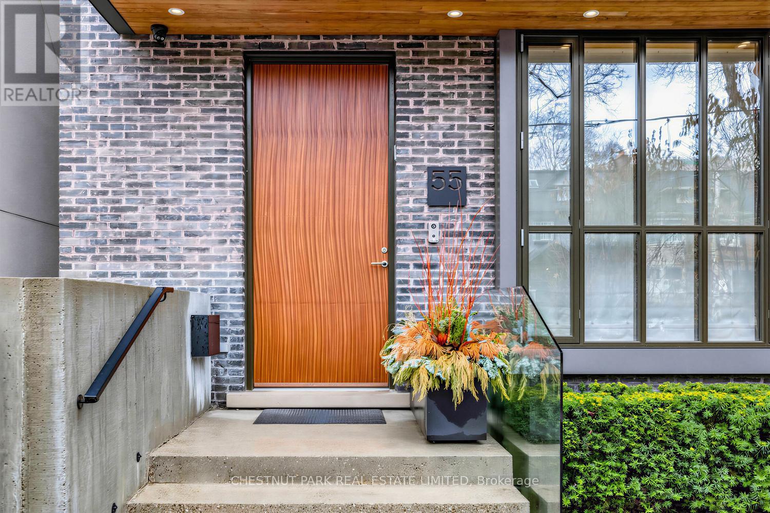 55 Farnham Avenue, Toronto, Ontario  M4V 1H6 - Photo 2 - C12943972