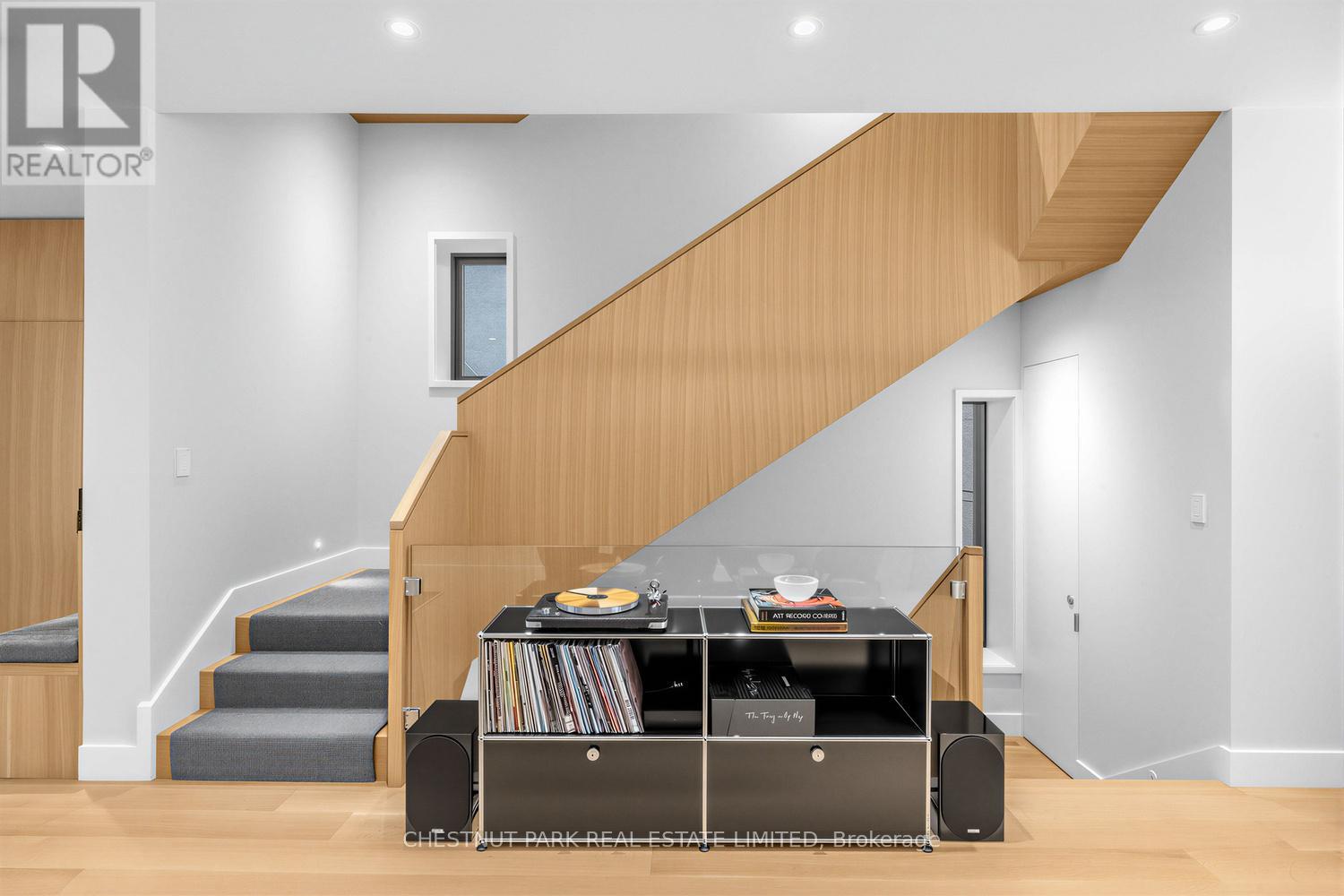 55 Farnham Avenue, Toronto, Ontario  M4V 1H6 - Photo 9 - C12943972