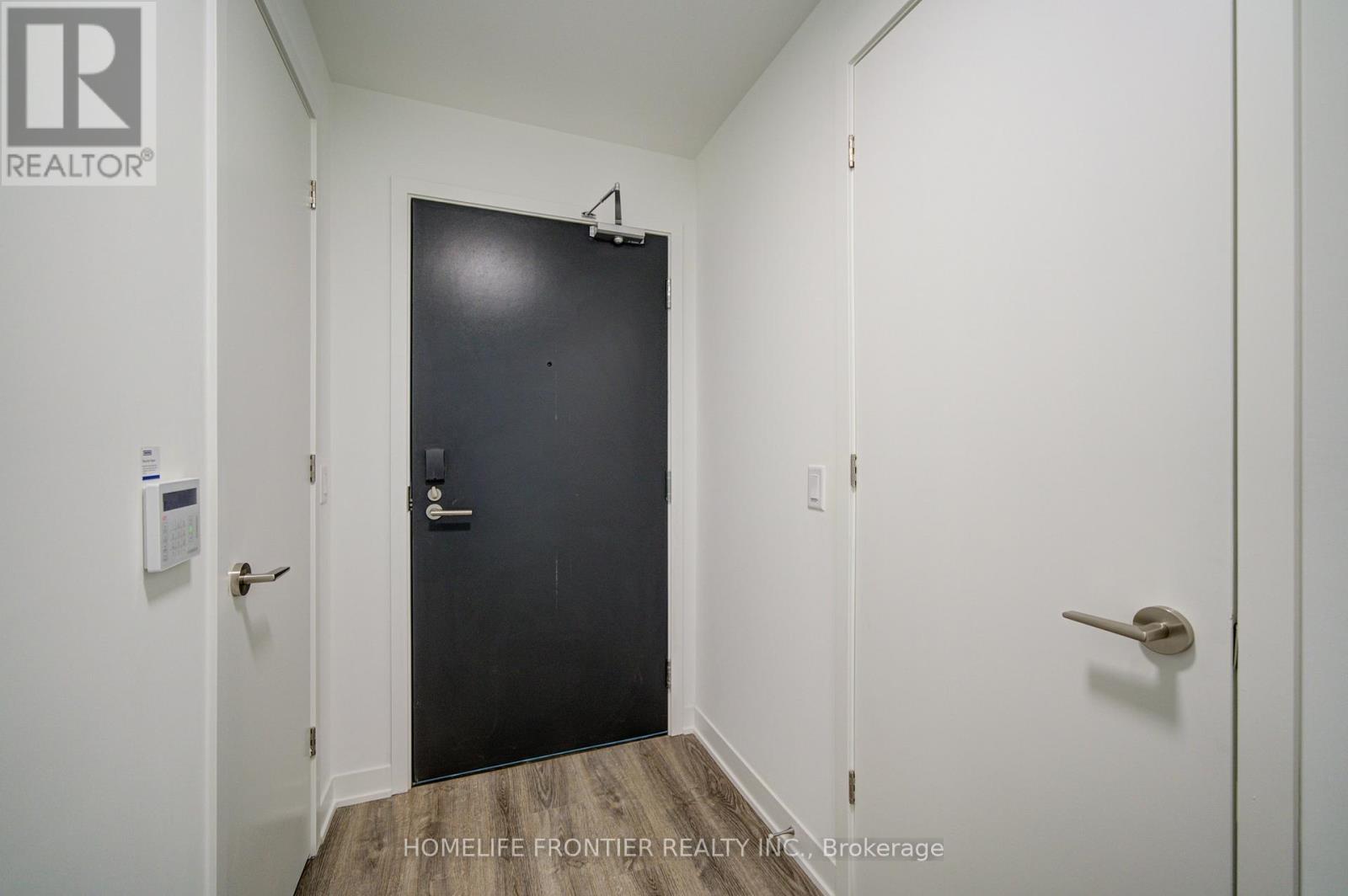4212 - 180 Front Street N, Toronto, Ontario  M5A 0A9 - Photo 5 - C12943992