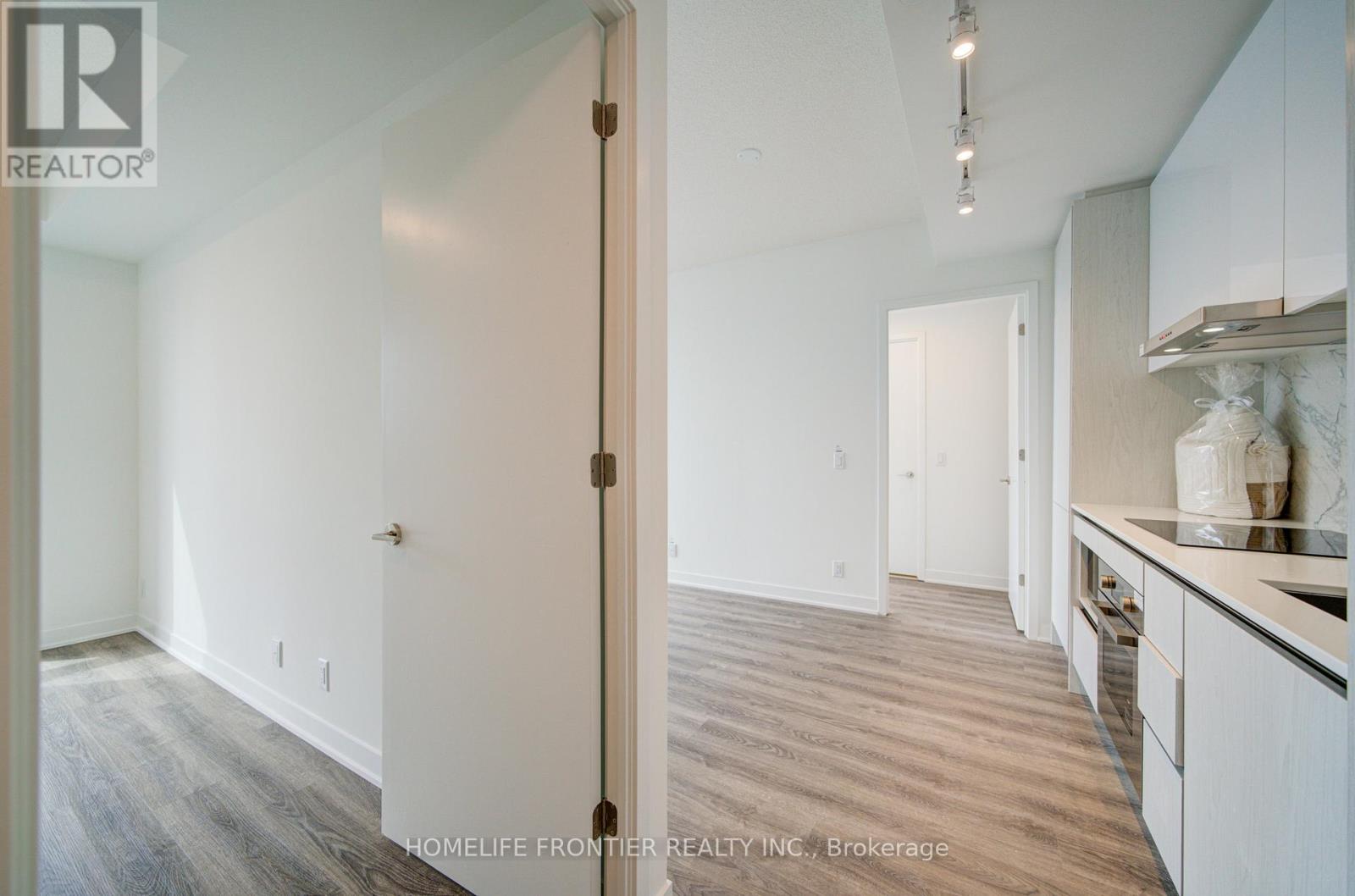 4212 - 180 Front Street N, Toronto, Ontario  M5A 0A9 - Photo 8 - C12943992