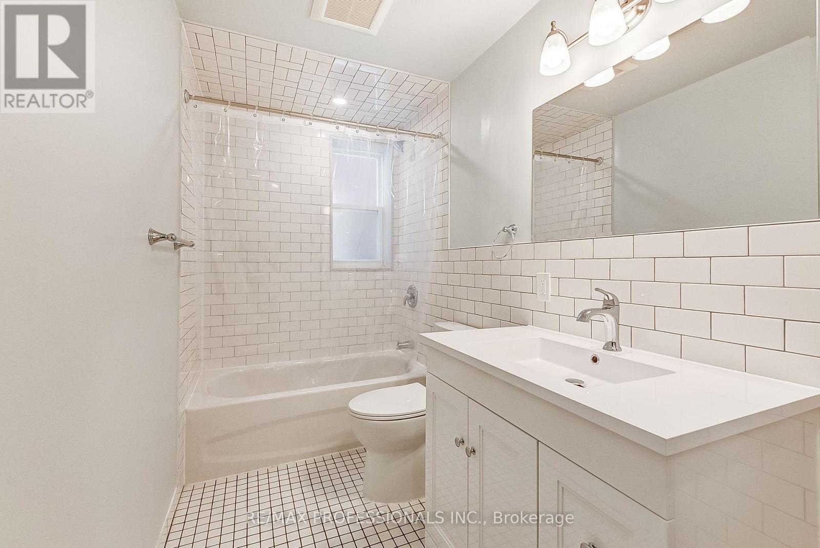 Main - 220 Millwood Road, Toronto, Ontario  M4S 1J7 - Photo 11 - C12944104