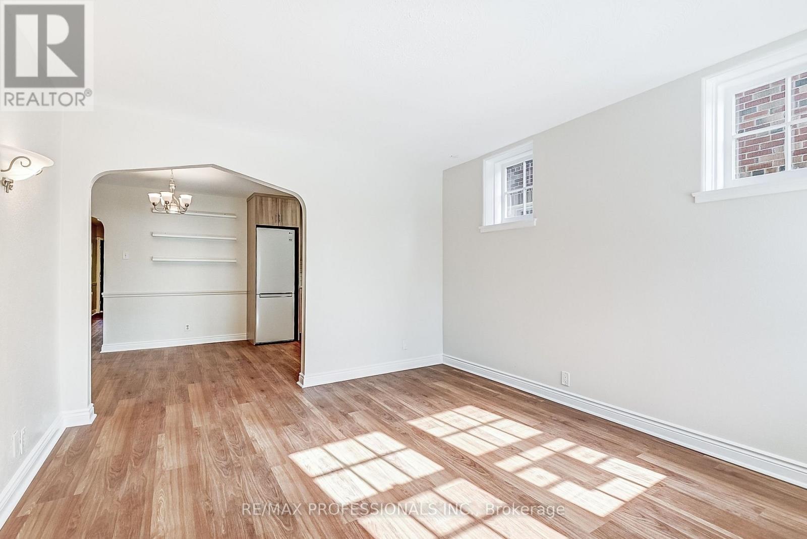 Main - 220 Millwood Road, Toronto, Ontario  M4S 1J7 - Photo 6 - C12944104