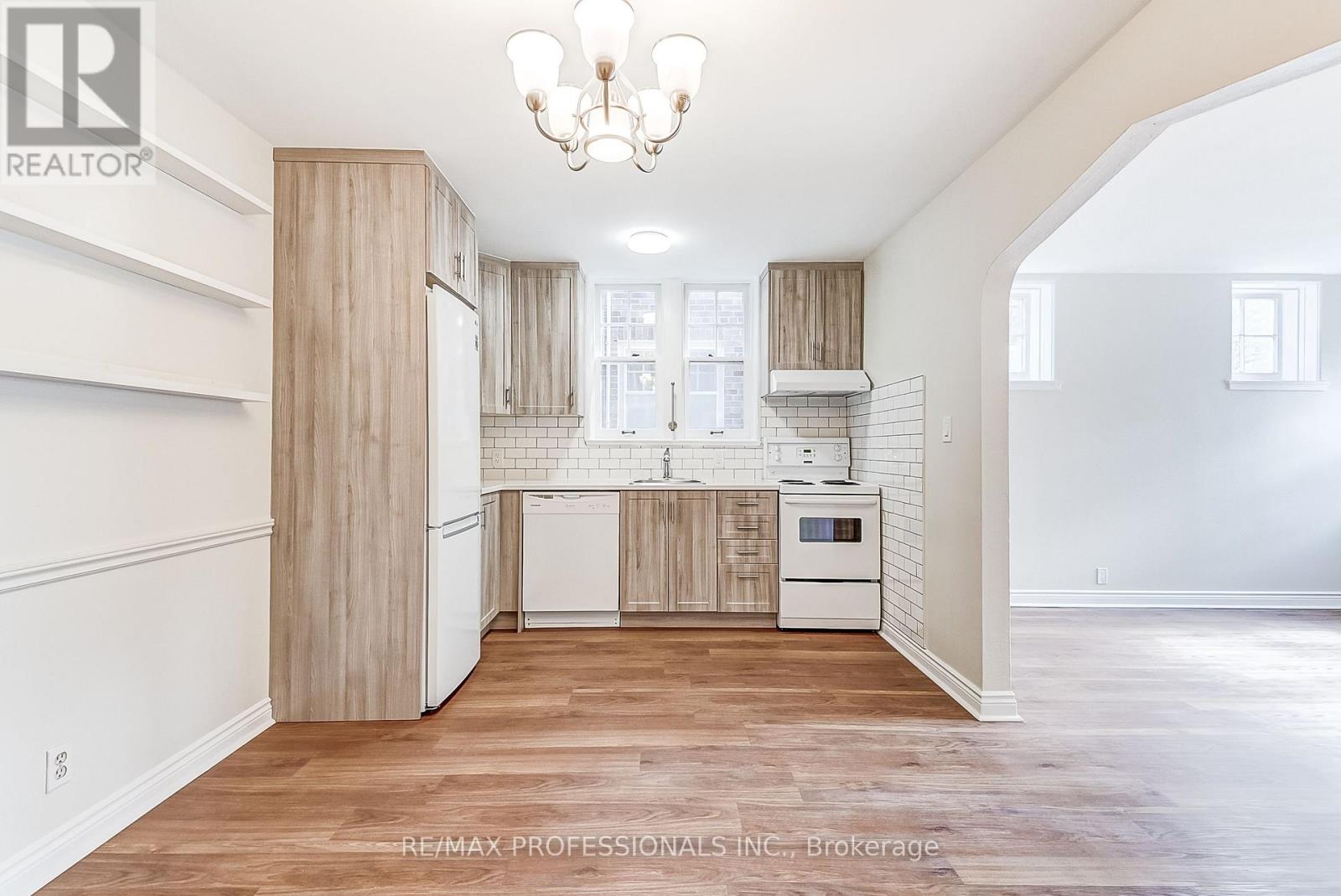 Main - 220 Millwood Road, Toronto, Ontario  M4S 1J7 - Photo 8 - C12944104