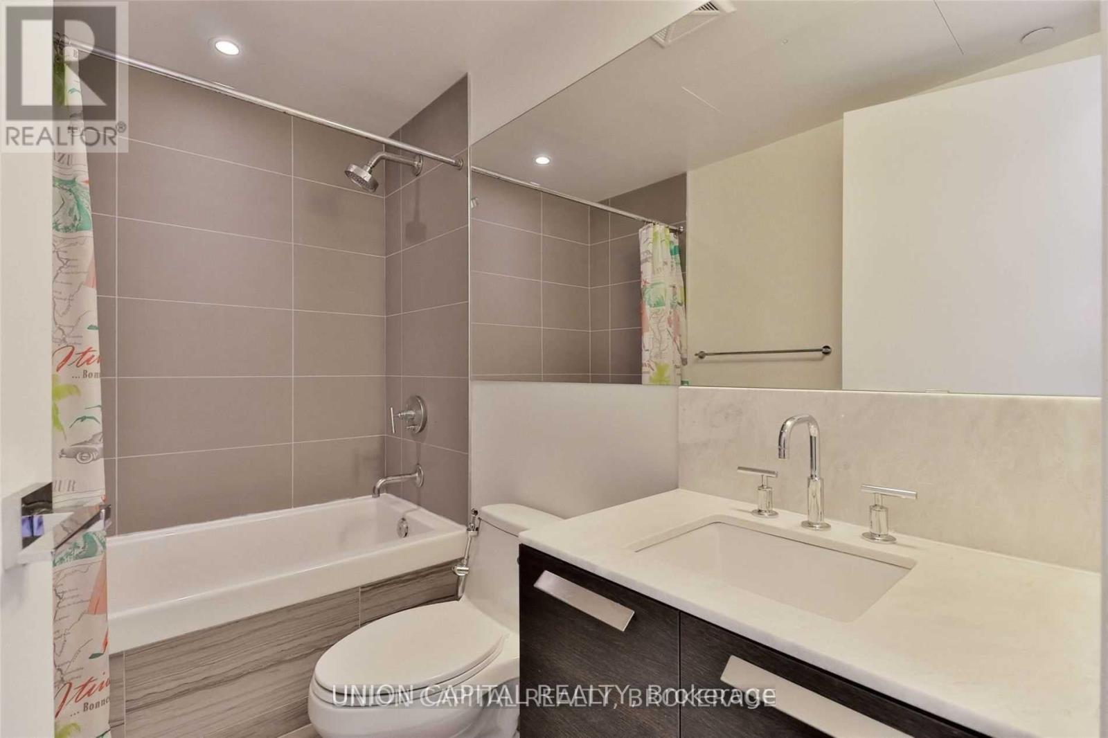 1805 - 42 Charles Street E, Toronto, Ontario  M4Y 1T4 - Photo 10 - C12944128