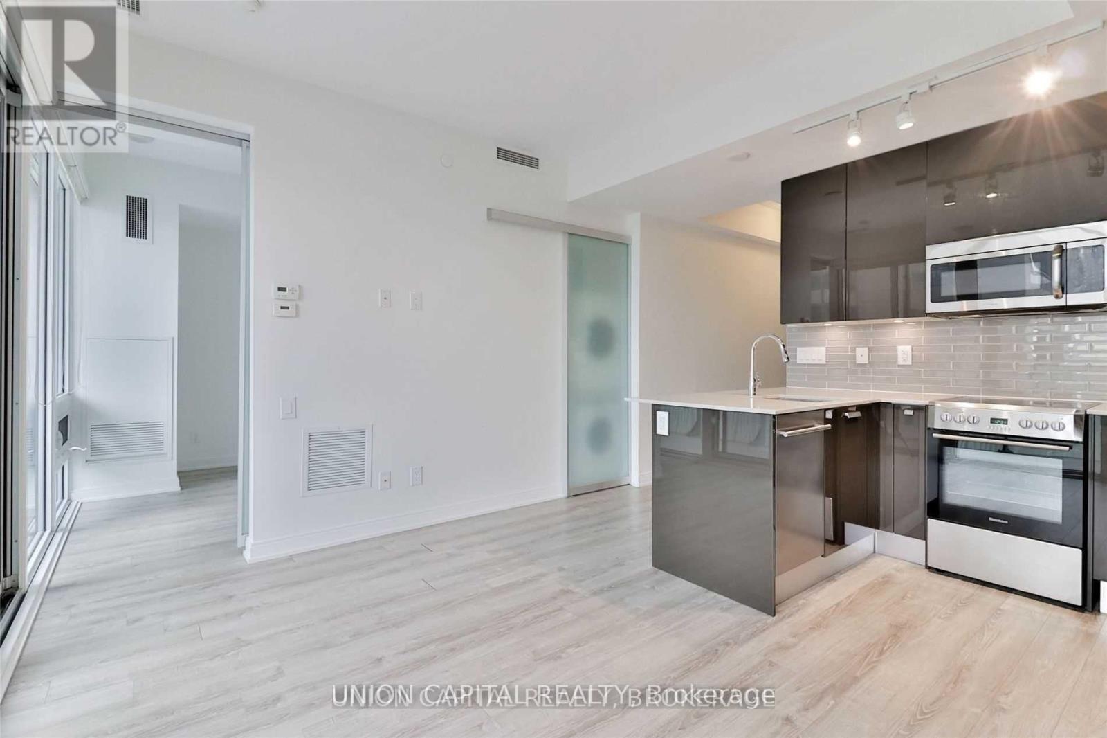 1805 - 42 Charles Street E, Toronto, Ontario  M4Y 1T4 - Photo 6 - C12944128