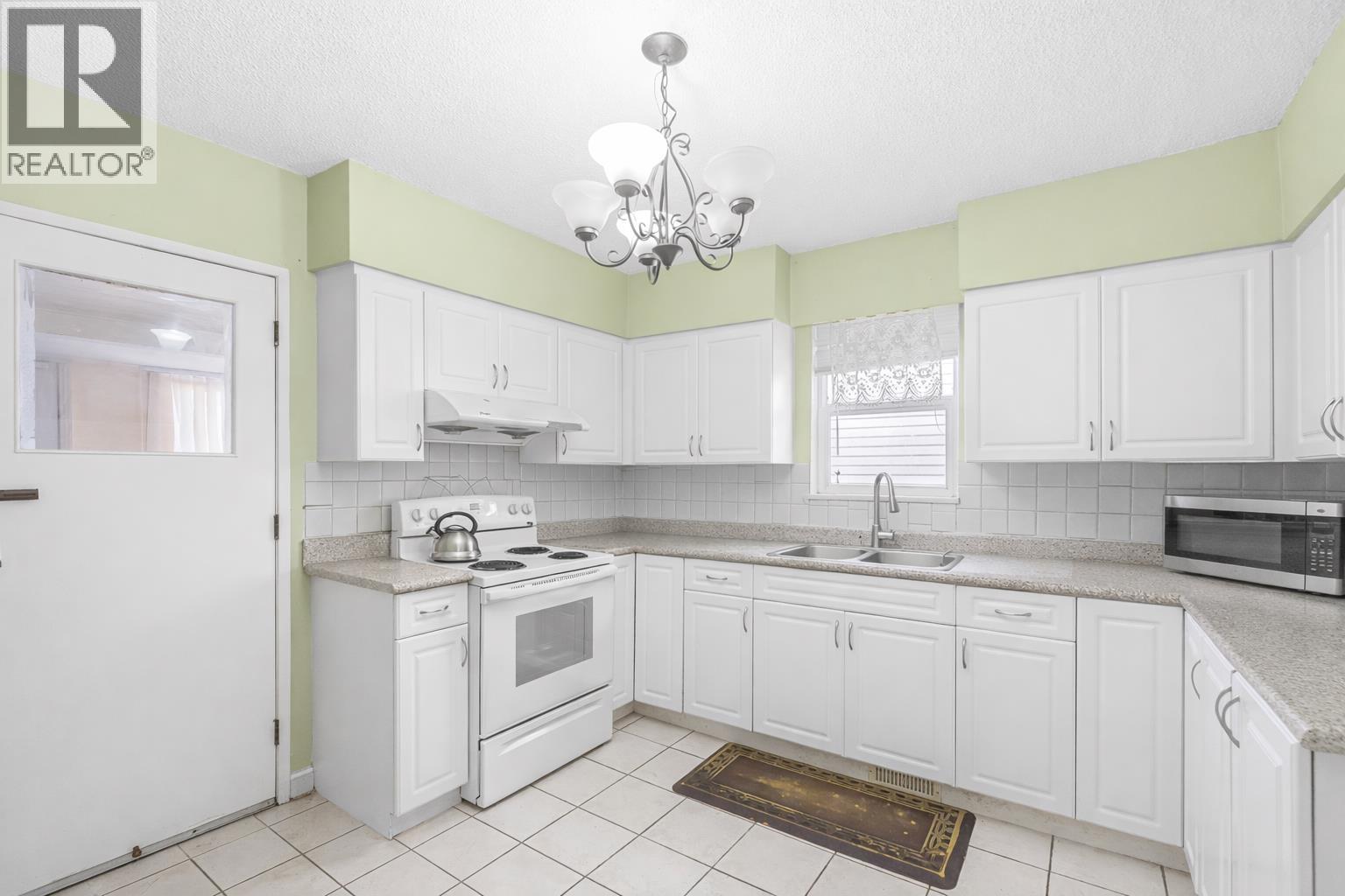 3309 E 29th Avenue, Vancouver, British Columbia  V5R 1W7 - Photo 11 - R3105557