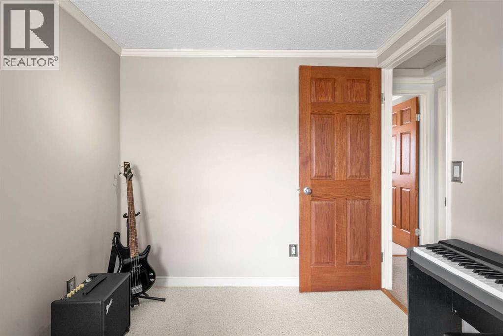 104 Midland Crescent SE, Calgary, Alberta  T2X 1P4 - Photo 27 - A2296928