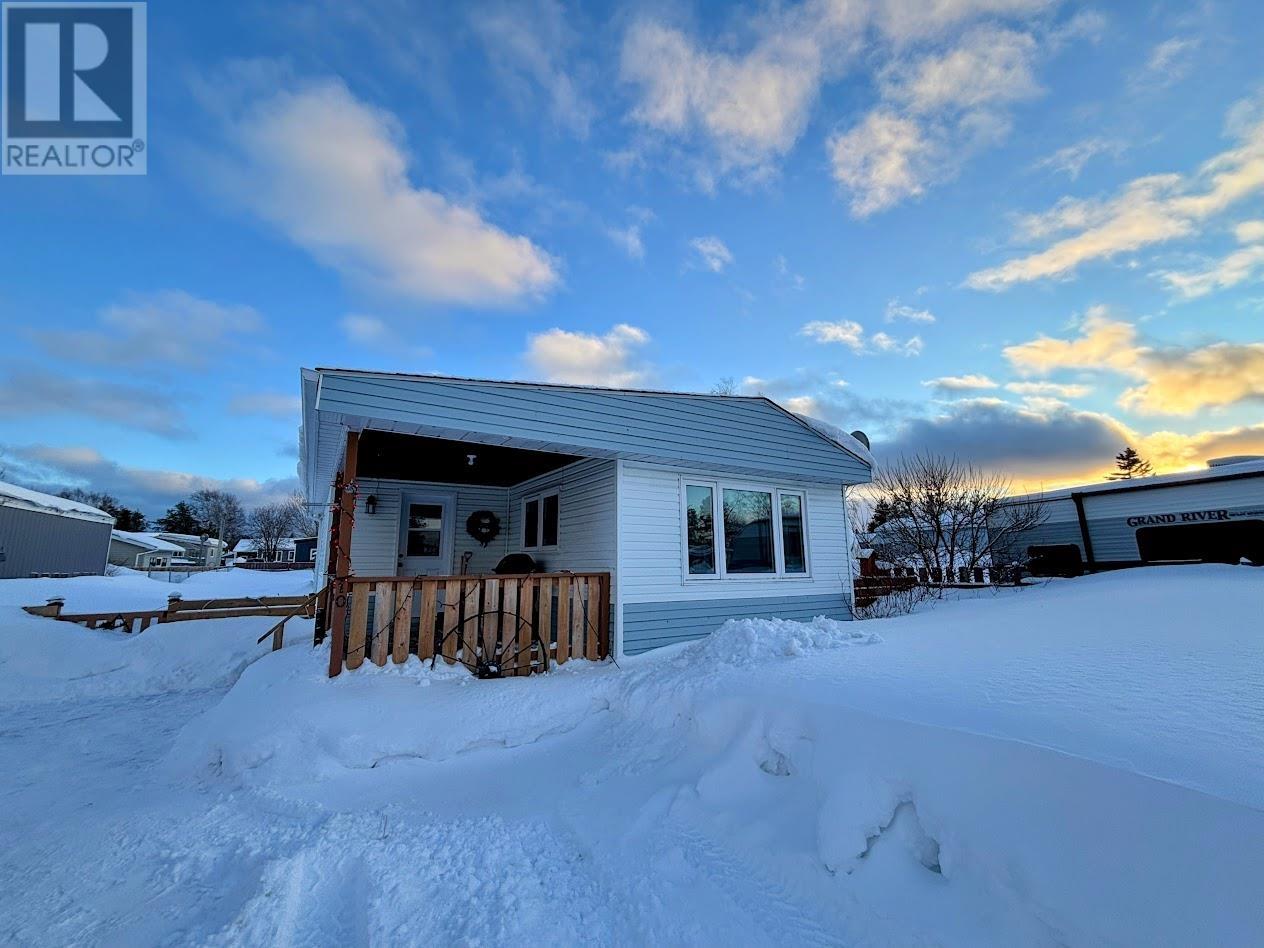 10 Jackson CRES, Marathon, Ontario