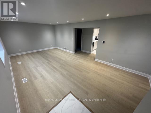 16 Almond Avenue, Whitby, Ontario  L1P 1K5 - Photo 3 - E12943834