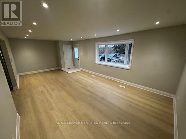 16 Almond Avenue, Whitby, Ontario  L1P 1K5 - Photo 4 - E12943834