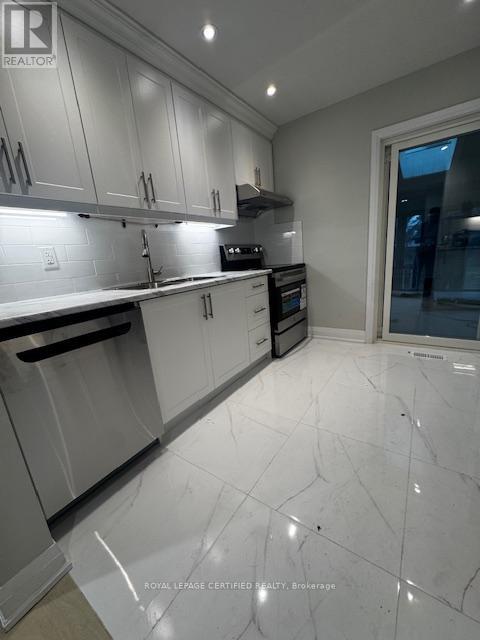 16 Almond Avenue, Whitby, Ontario  L1P 1K5 - Photo 7 - E12943834