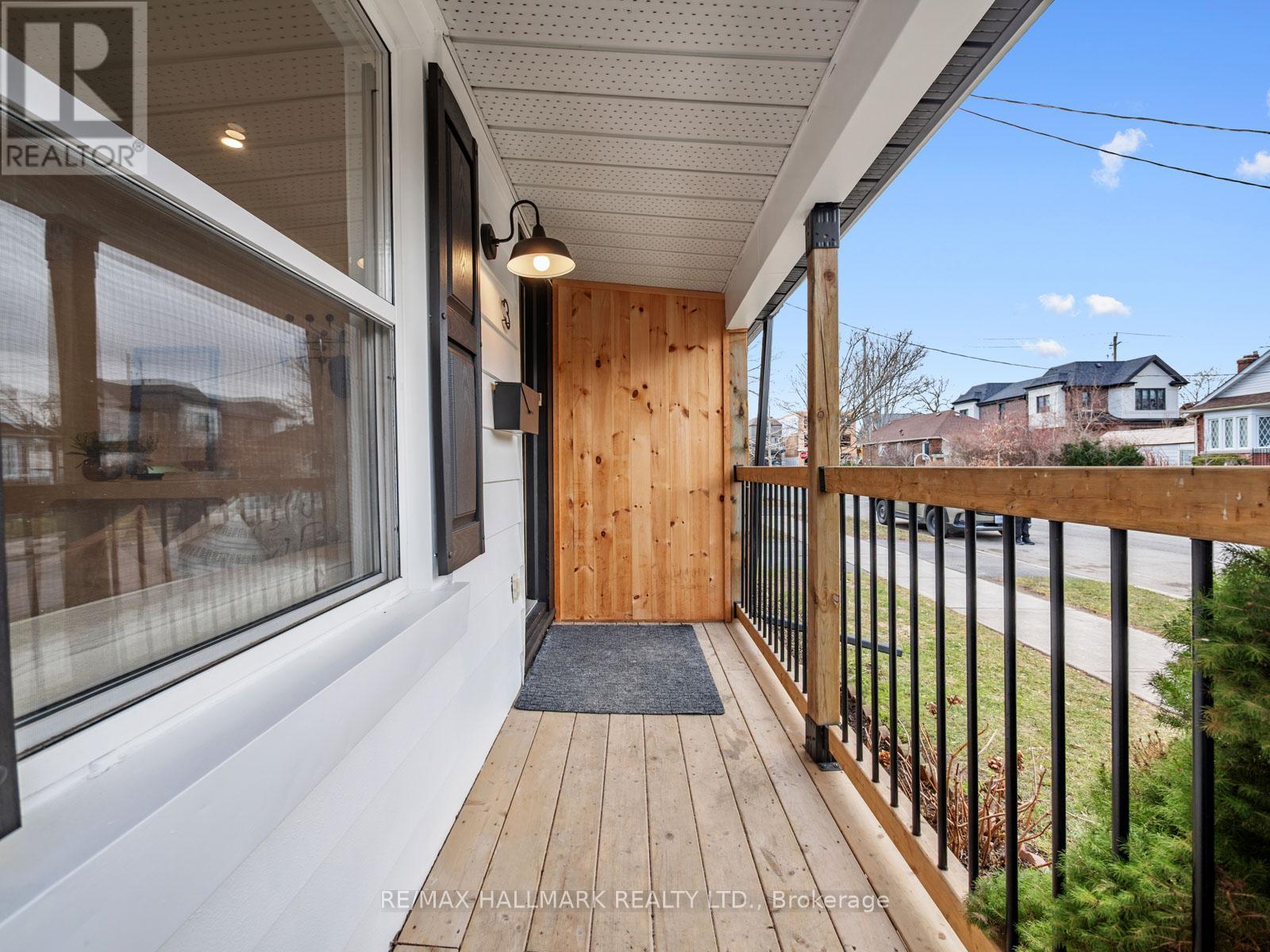 3 Woodville Avenue, Toronto, Ontario  M4K 2J5 - Photo 2 - E12943842