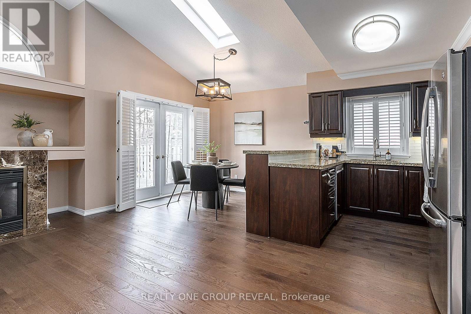 37 Wetherburn Drive, Whitby, Ontario  L1P 1M7 - Photo 10 - E12944108