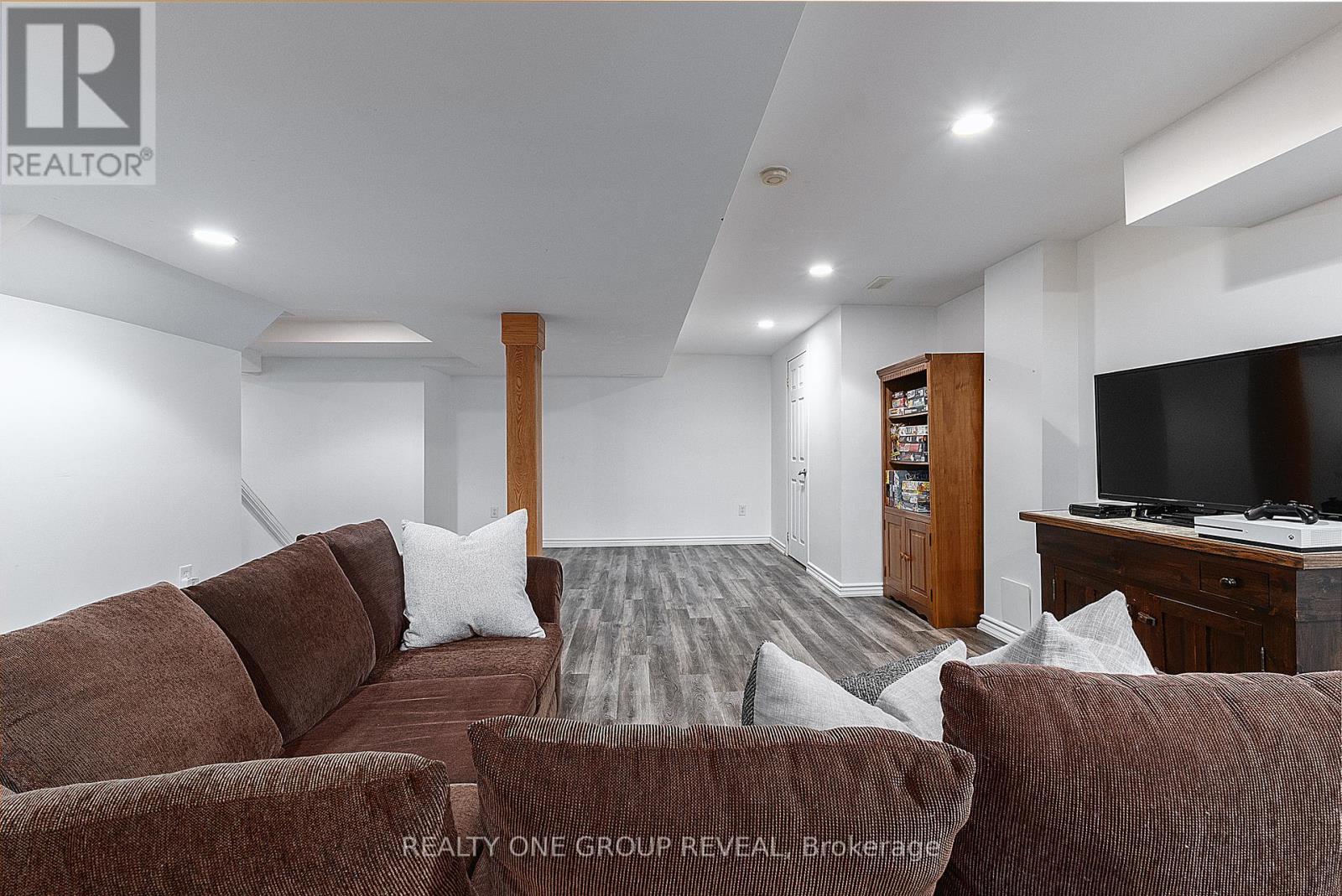 37 Wetherburn Drive, Whitby, Ontario  L1P 1M7 - Photo 35 - E12944108