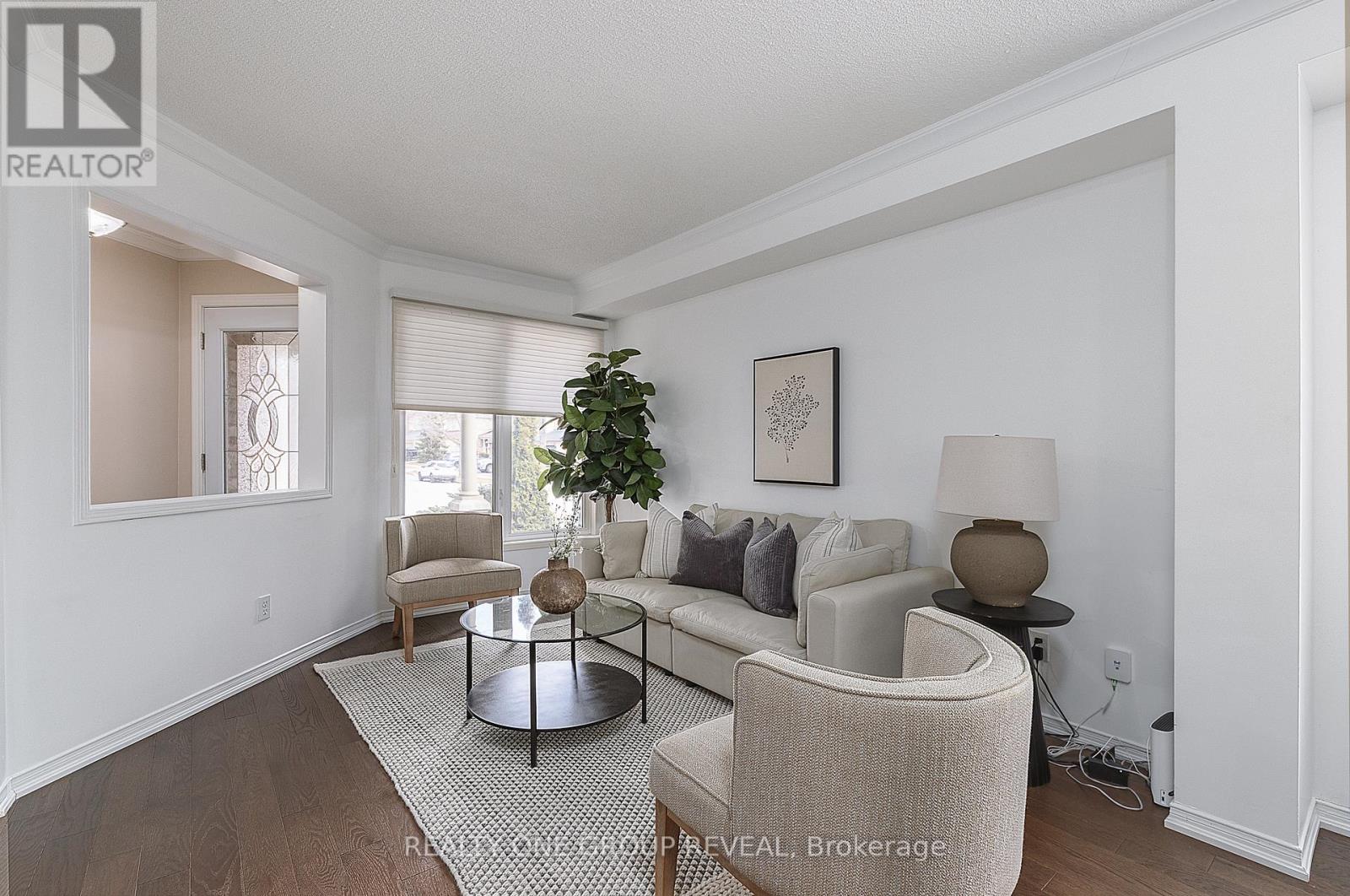 37 Wetherburn Drive, Whitby, Ontario  L1P 1M7 - Photo 5 - E12944108