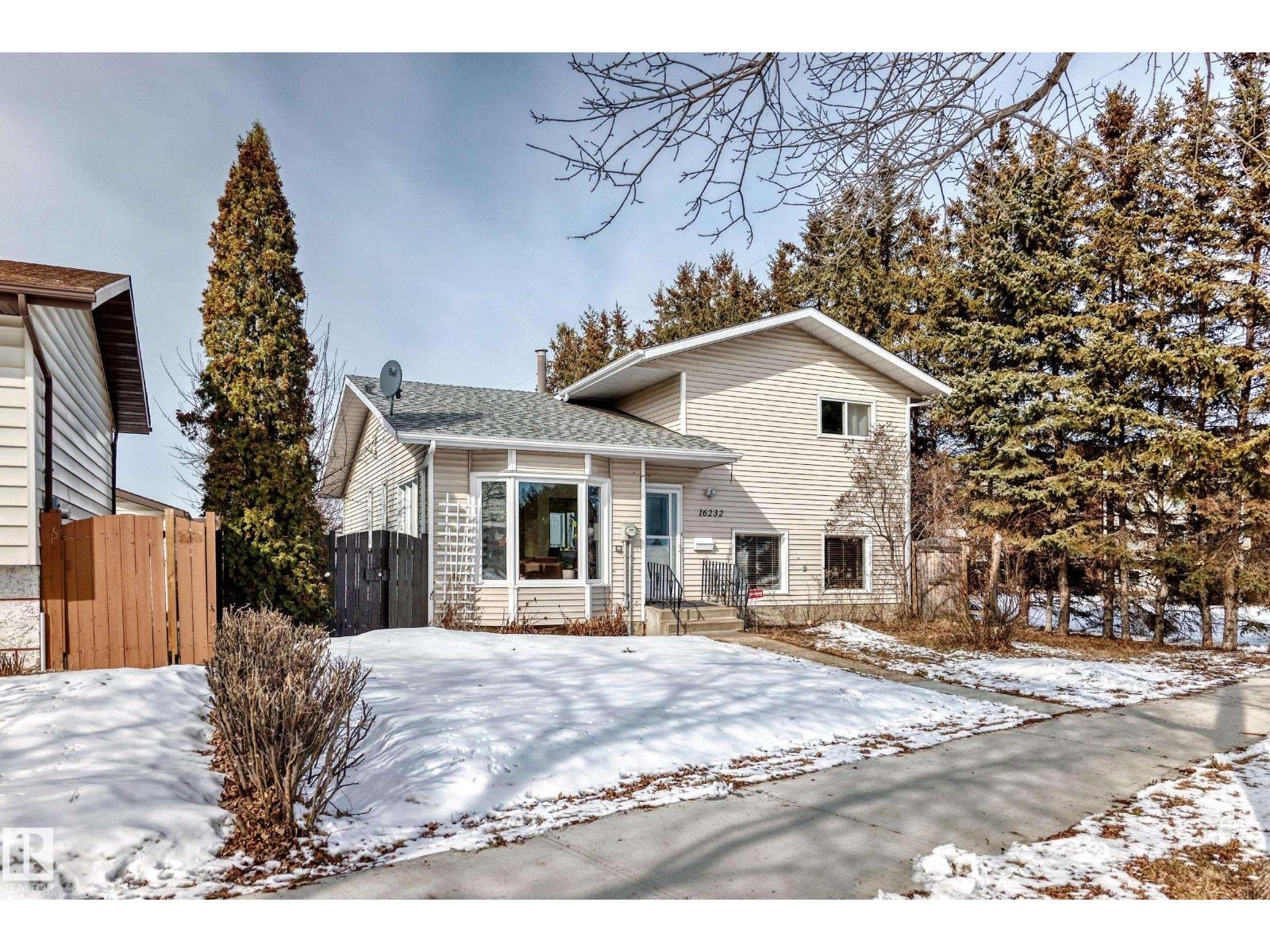 16232 100 ST NW, edmonton, Alberta
