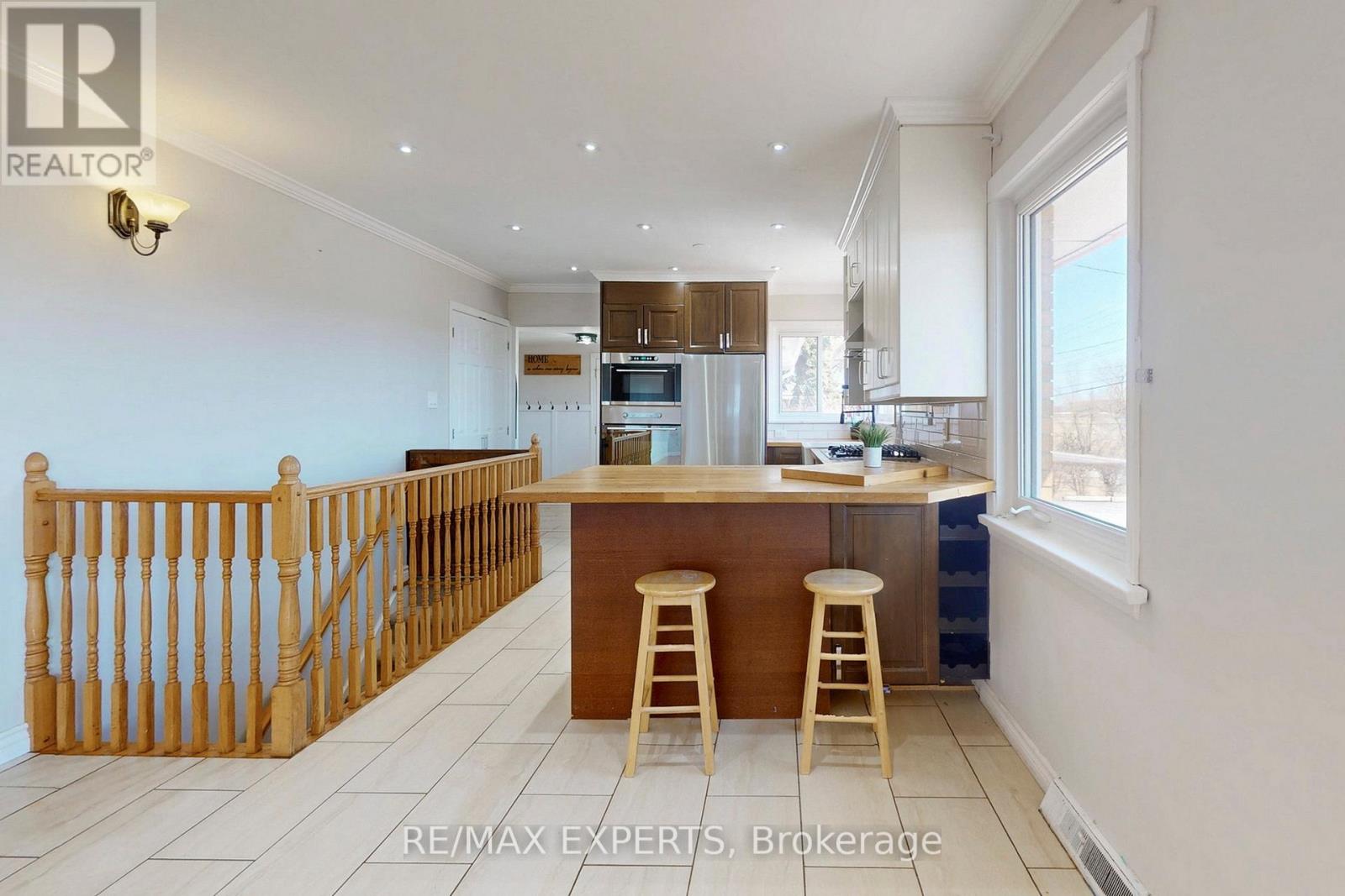 2088 Killarney Beach Road, Innisfil, Ontario  L0L 1W0 - Photo 10 - N12943904