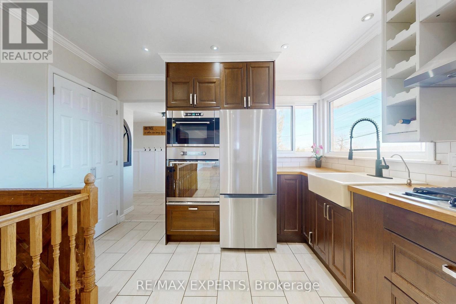 2088 Killarney Beach Road, Innisfil, Ontario  L0L 1W0 - Photo 13 - N12943904