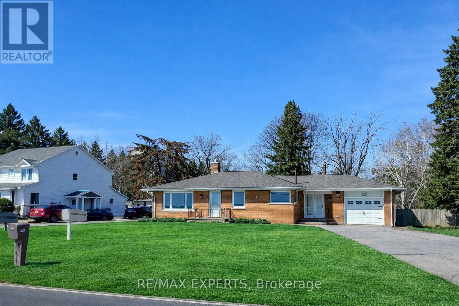 2088 Killarney Beach Road, Innisfil, Ontario  L0L 1W0 - Photo 2 - N12943904