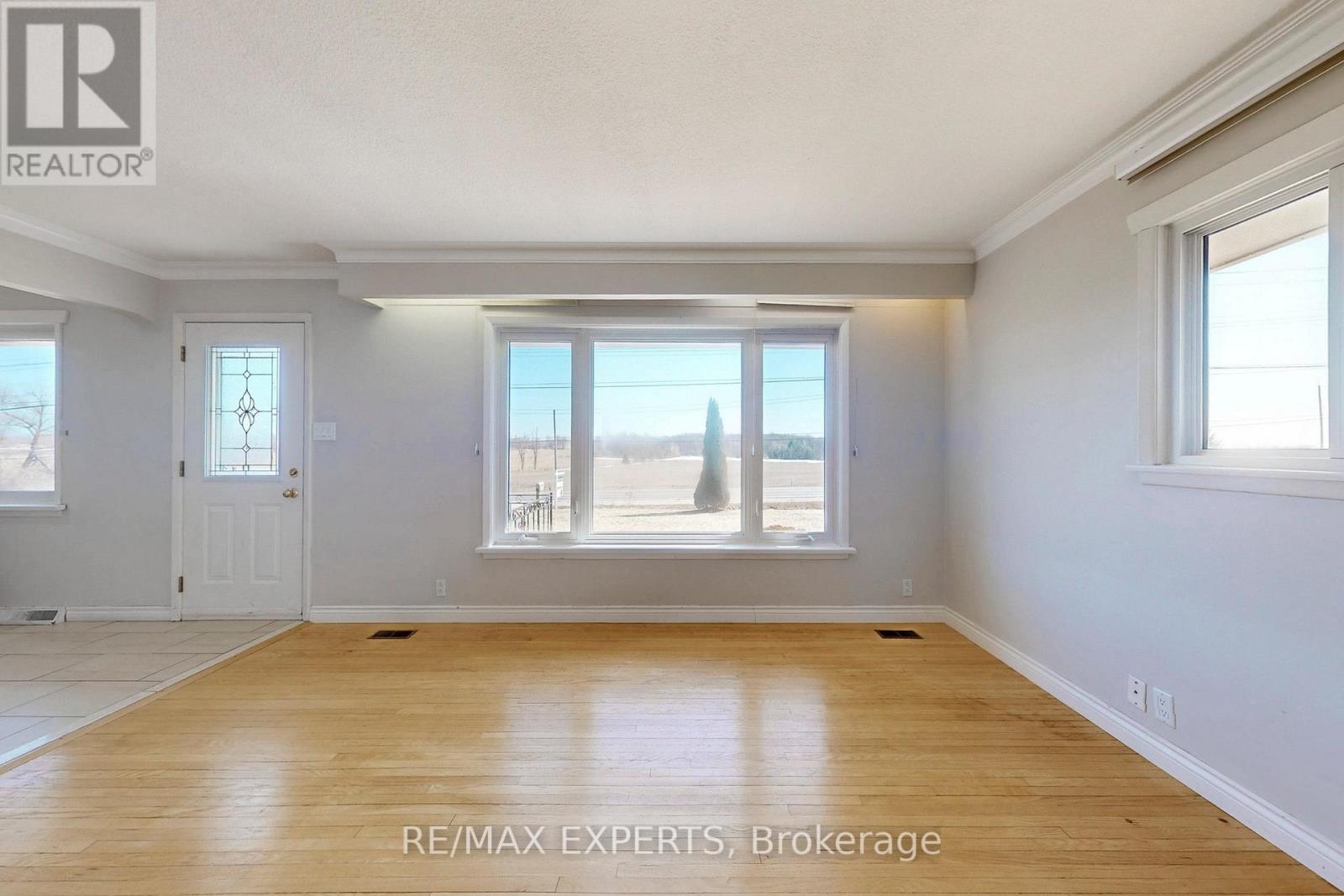 2088 Killarney Beach Road, Innisfil, Ontario  L0L 1W0 - Photo 6 - N12943904