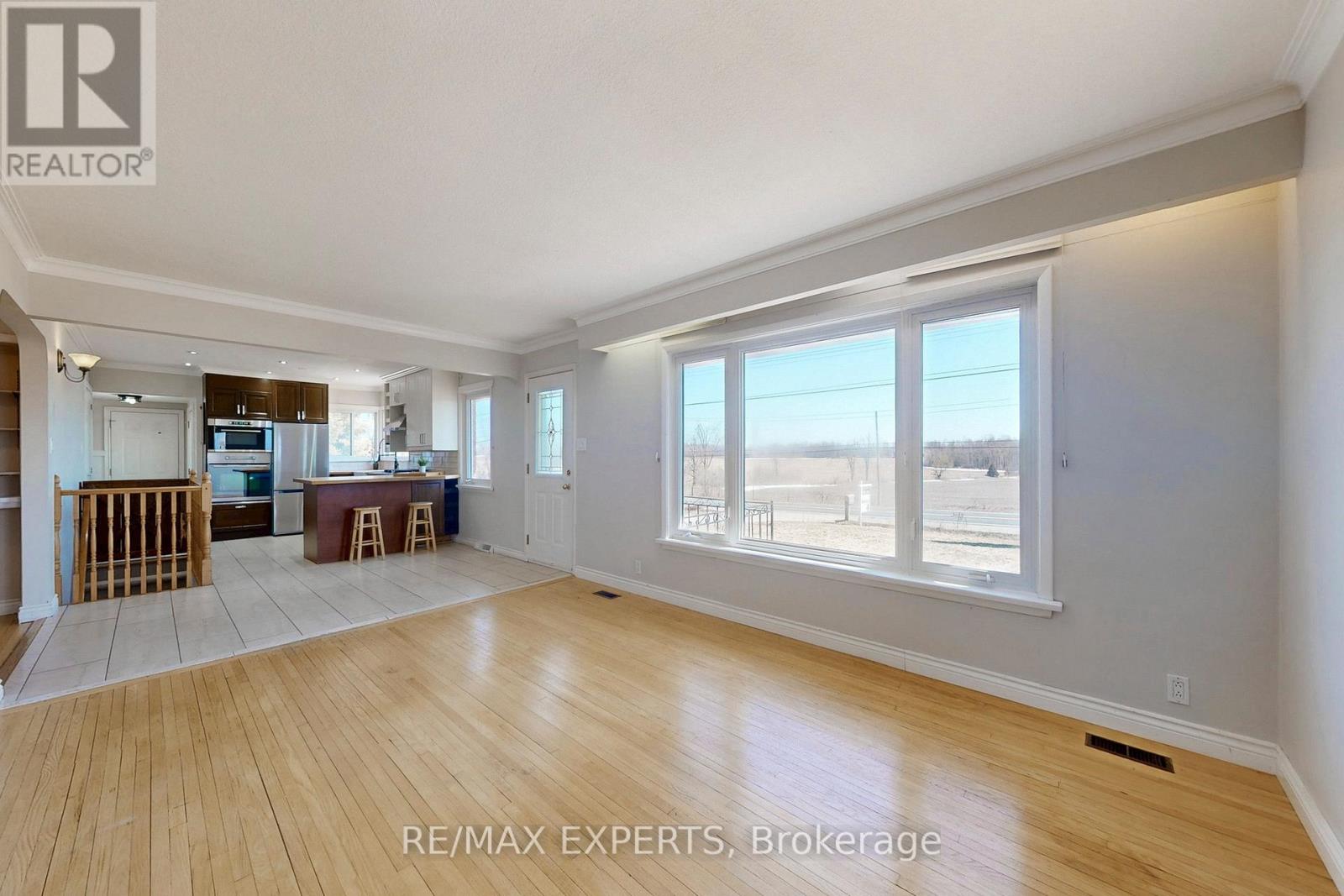 2088 Killarney Beach Road, Innisfil, Ontario  L0L 1W0 - Photo 7 - N12943904