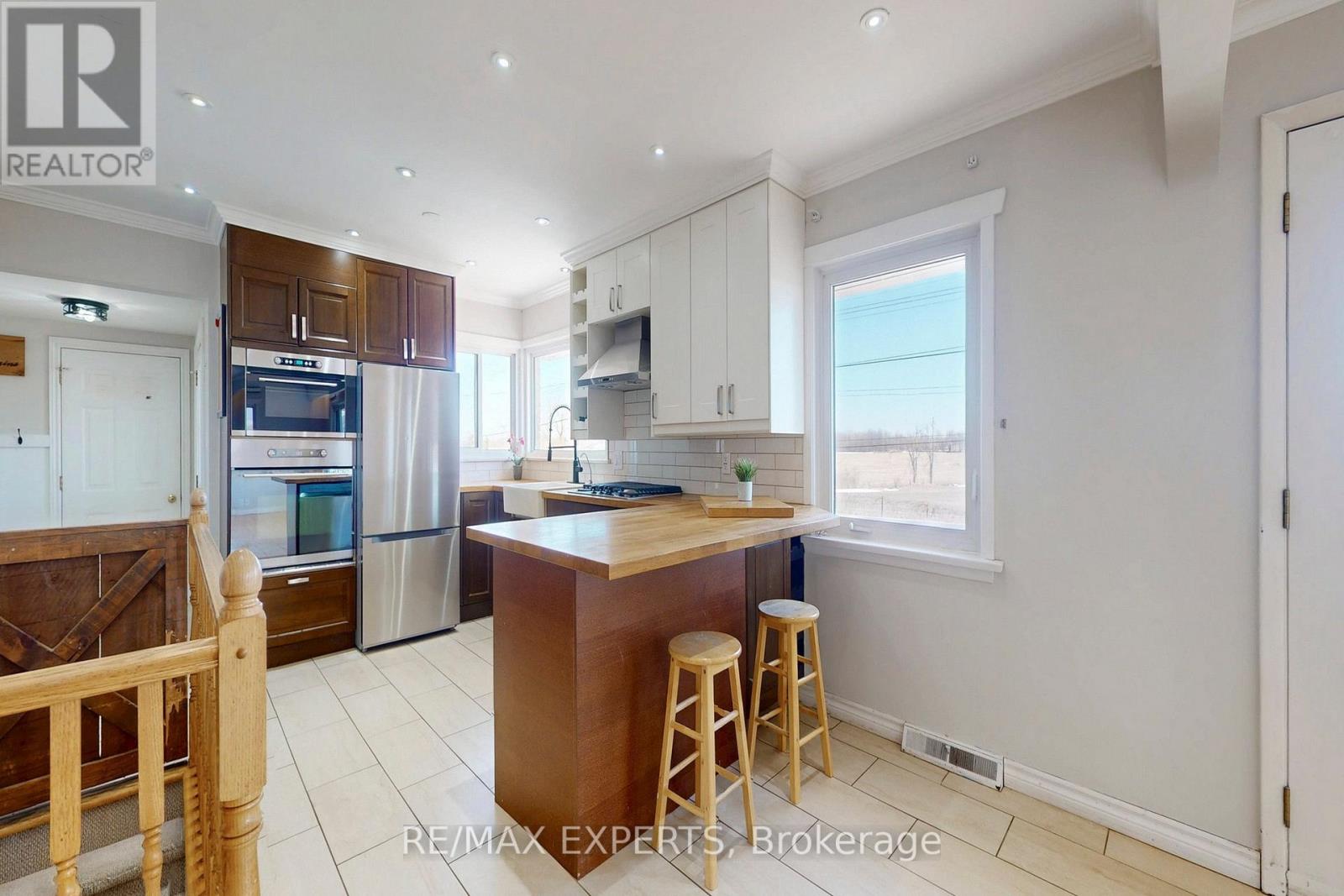 2088 Killarney Beach Road, Innisfil, Ontario  L0L 1W0 - Photo 9 - N12943904