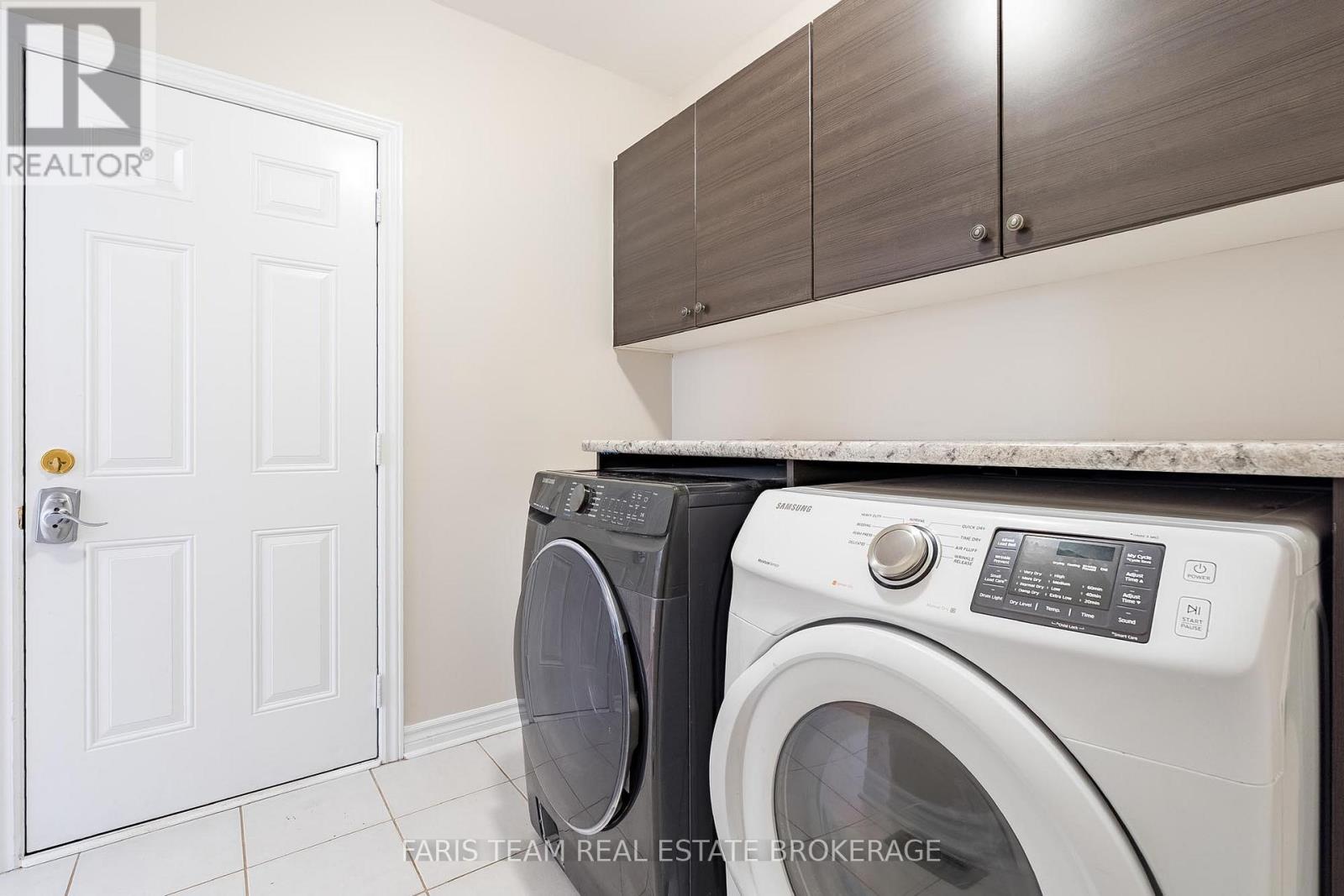 111 Latimer Avenue, Essa, Ontario  L3W 0N1 - Photo 19 - N12943946