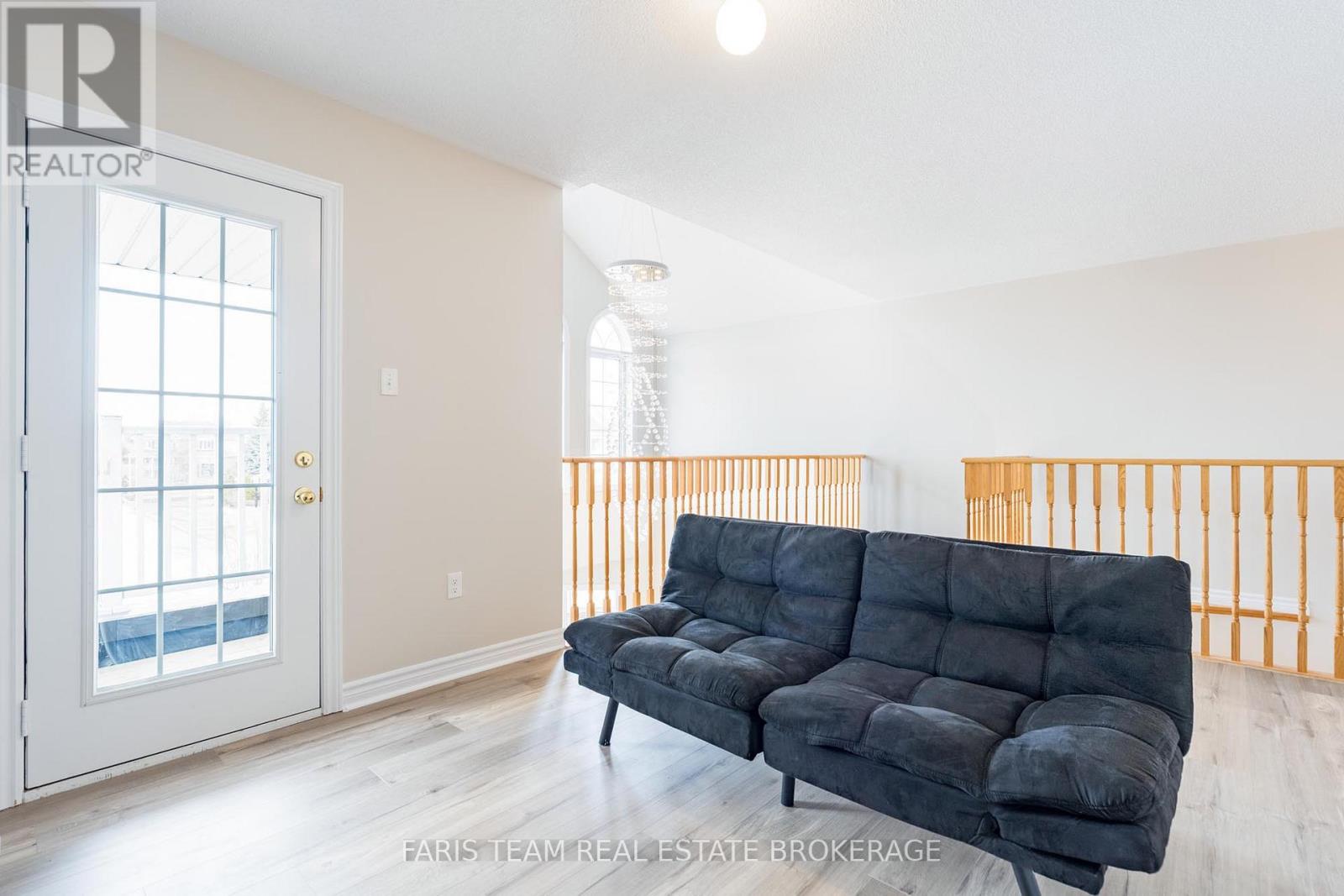 111 Latimer Avenue, Essa, Ontario  L3W 0N1 - Photo 31 - N12943946