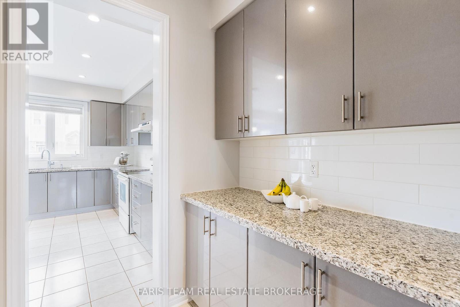 111 Latimer Avenue, Essa, Ontario  L3W 0N1 - Photo 9 - N12943946