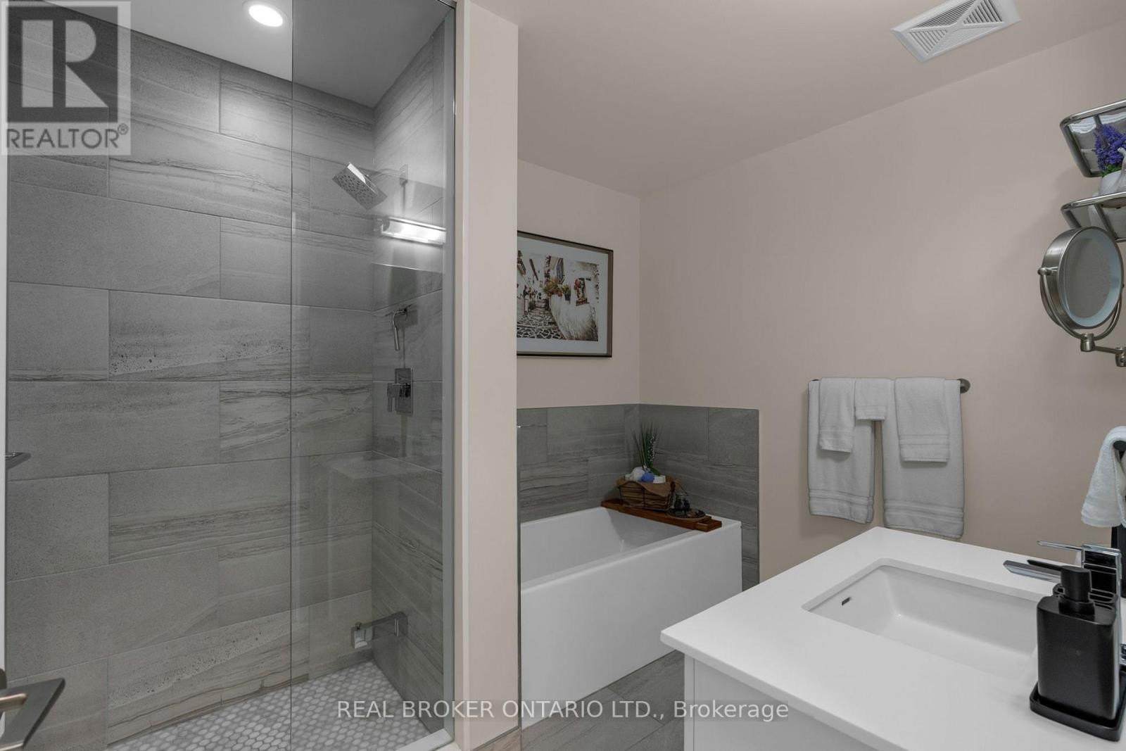 A303 - 241 Sea Ray Avenue, Innisfil, Ontario  L9S 2P7 - Photo 18 - N12943948