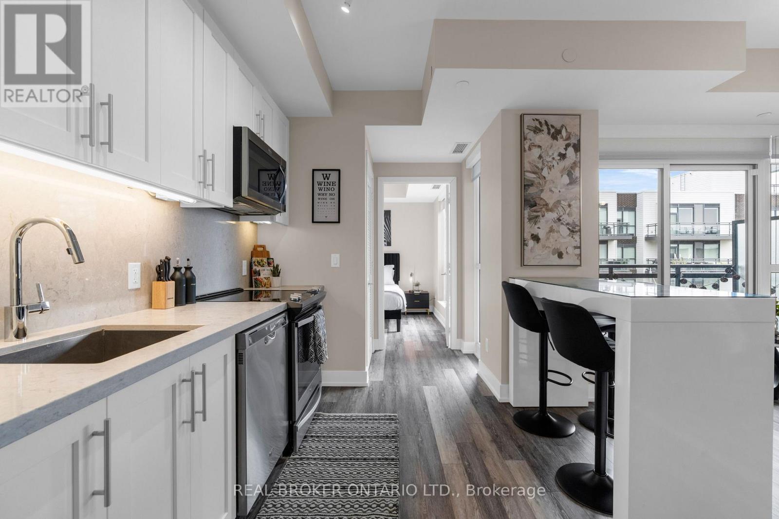 A303 - 241 Sea Ray Avenue, Innisfil, Ontario  L9S 2P7 - Photo 2 - N12943948