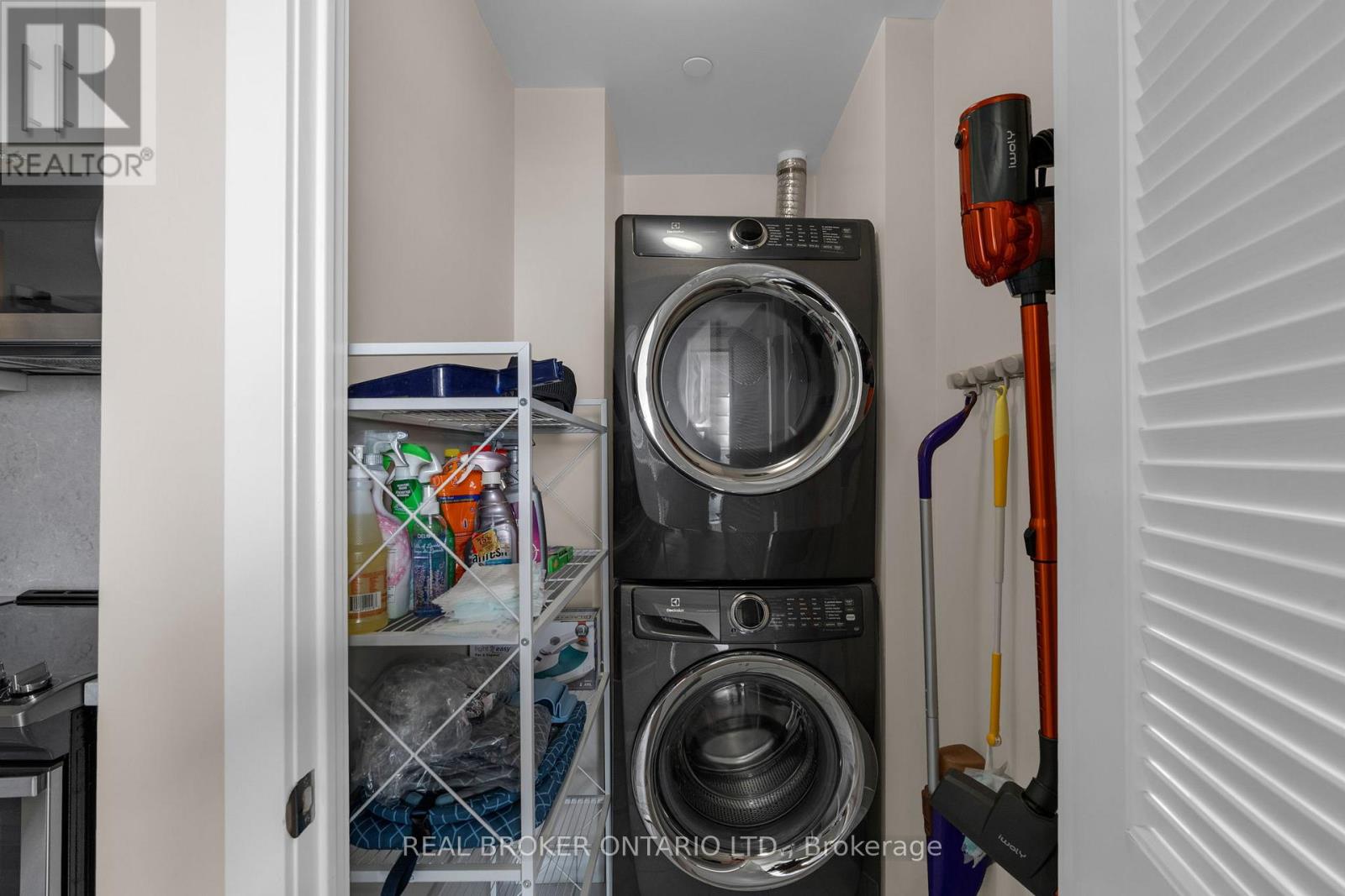 A303 - 241 Sea Ray Avenue, Innisfil, Ontario  L9S 2P7 - Photo 21 - N12943948