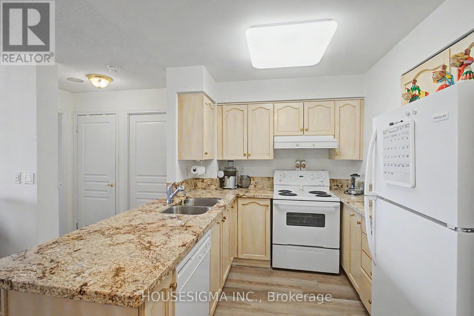 711 - 9 Northern Hts Drive, Richmond Hill, Ontario  L4B 4M5 - Photo 10 - N12944074