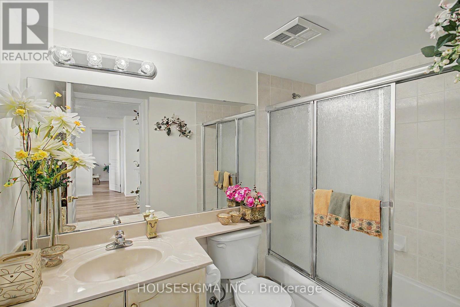 711 - 9 Northern Hts Drive, Richmond Hill, Ontario  L4B 4M5 - Photo 13 - N12944074