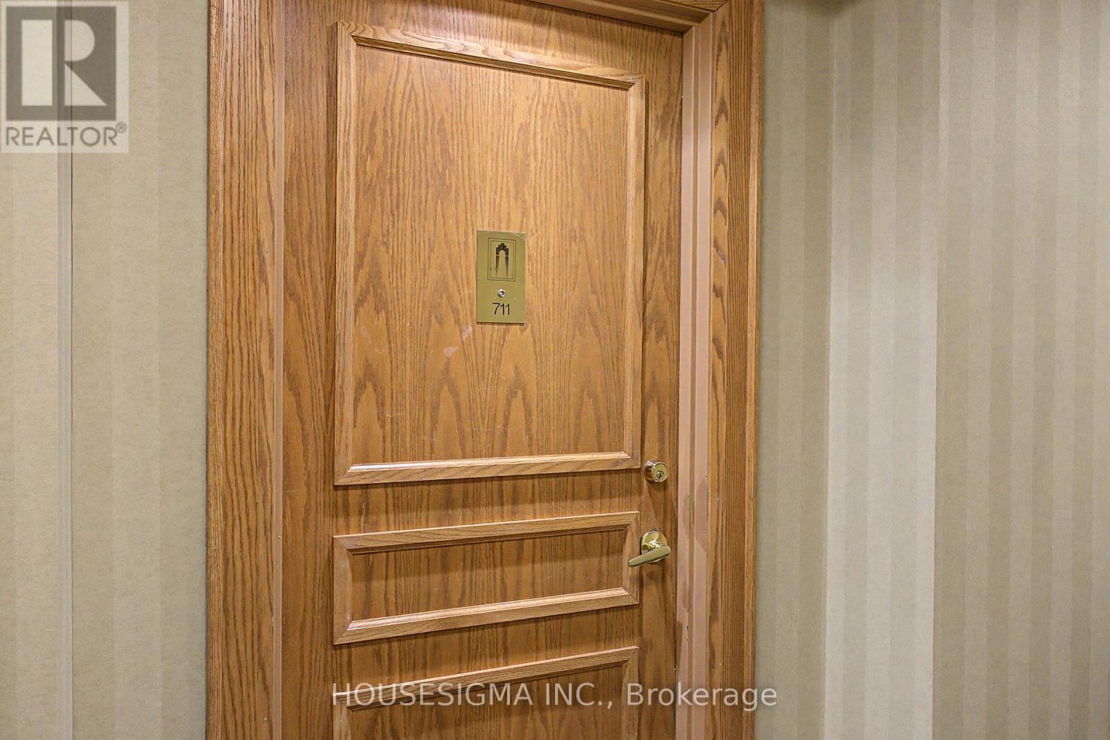 711 - 9 Northern Hts Drive, Richmond Hill, Ontario  L4B 4M5 - Photo 3 - N12944074