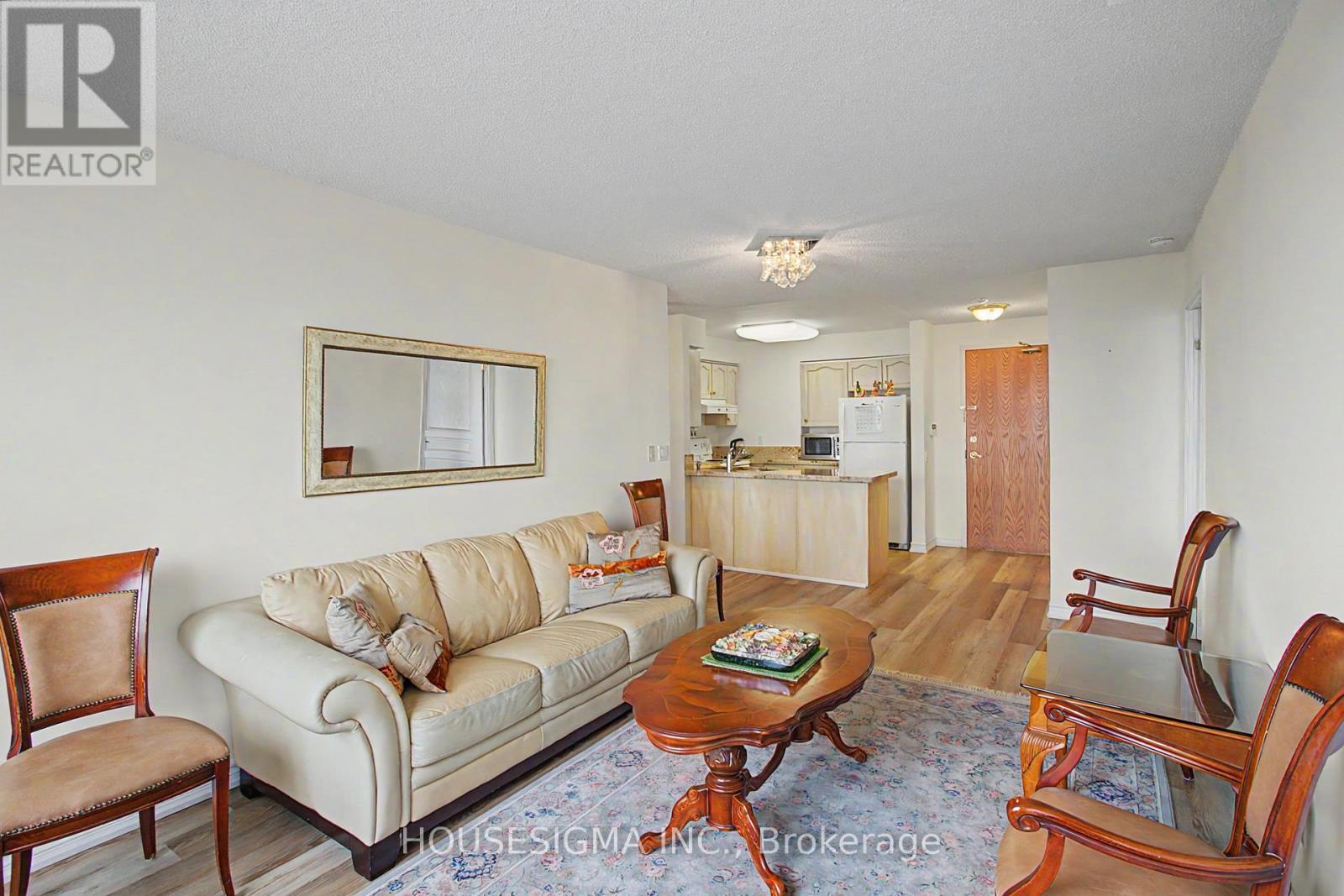 711 - 9 Northern Hts Drive, Richmond Hill, Ontario  L4B 4M5 - Photo 6 - N12944074