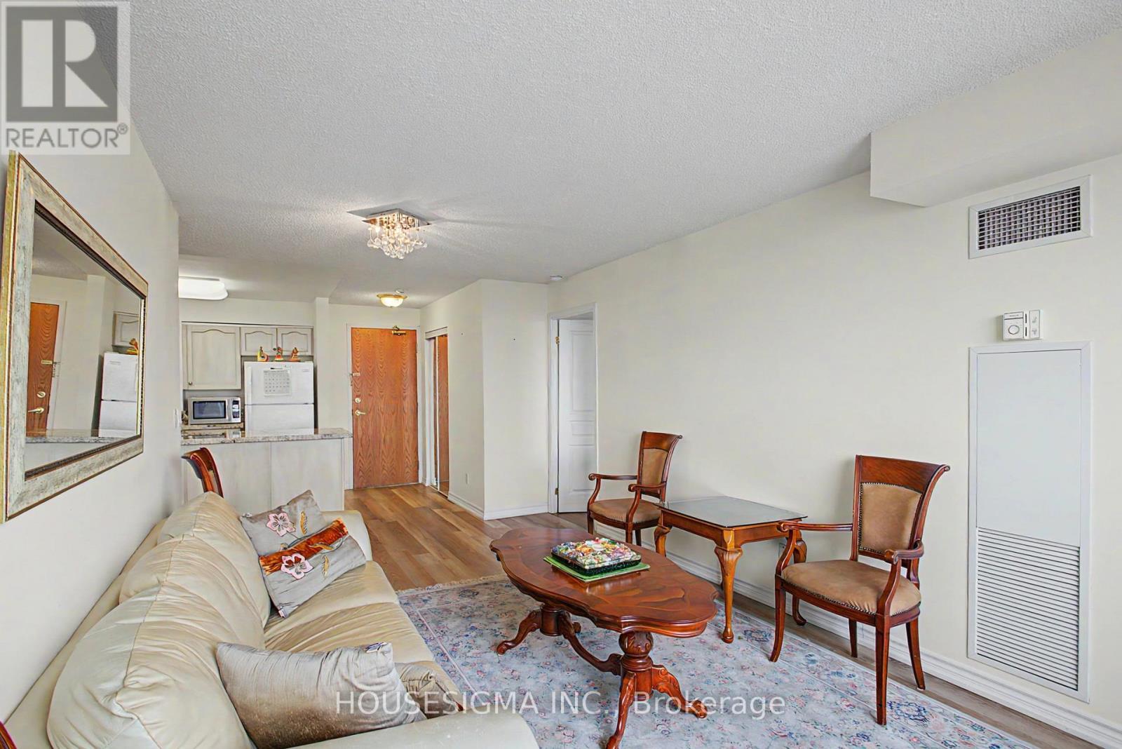 711 - 9 Northern Hts Drive, Richmond Hill, Ontario  L4B 4M5 - Photo 7 - N12944074