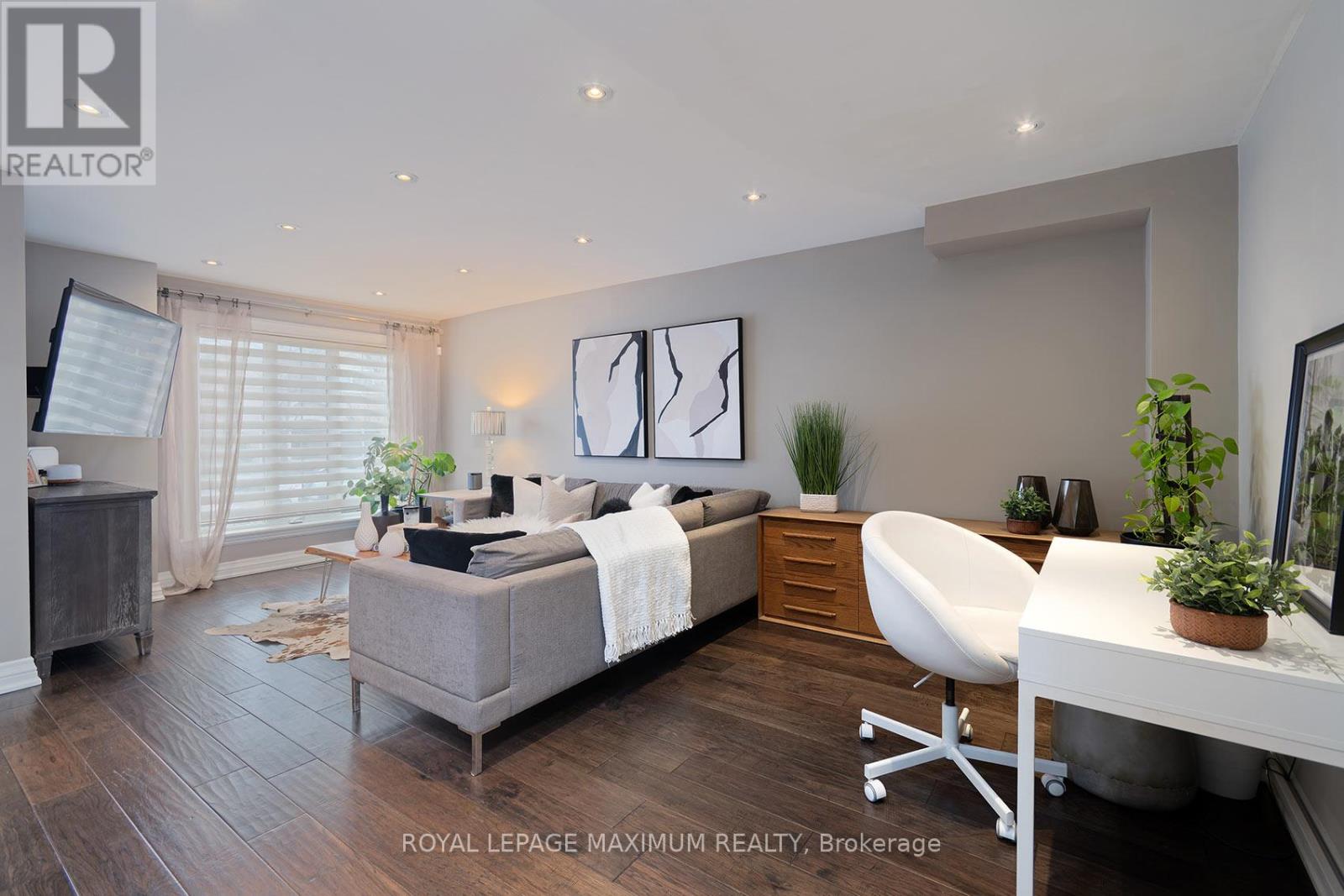 33 La Neve Avenue, Vaughan, Ontario  L4H 1M4 - Photo 10 - N12944082